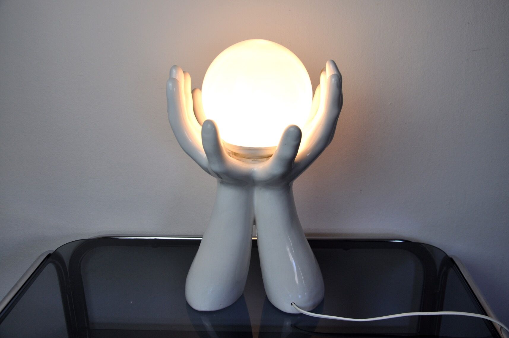 White ceramic "Hands" lamp France 1980