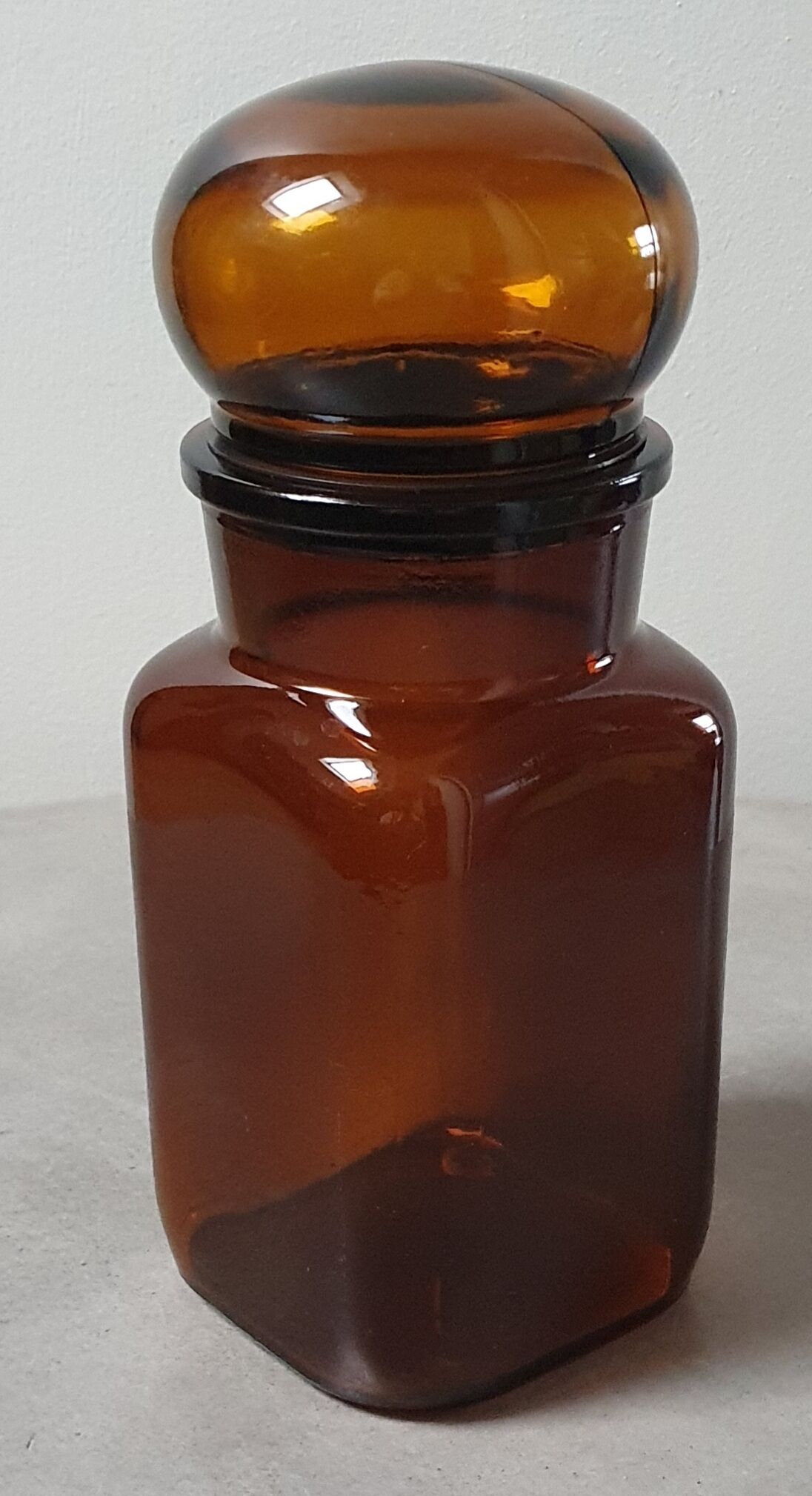 Apothecary bottle