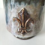 Fleur-de-lis glazed earthenware mug