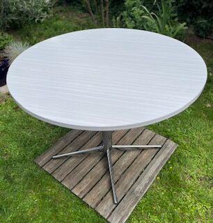 Round table formica light grey vintage