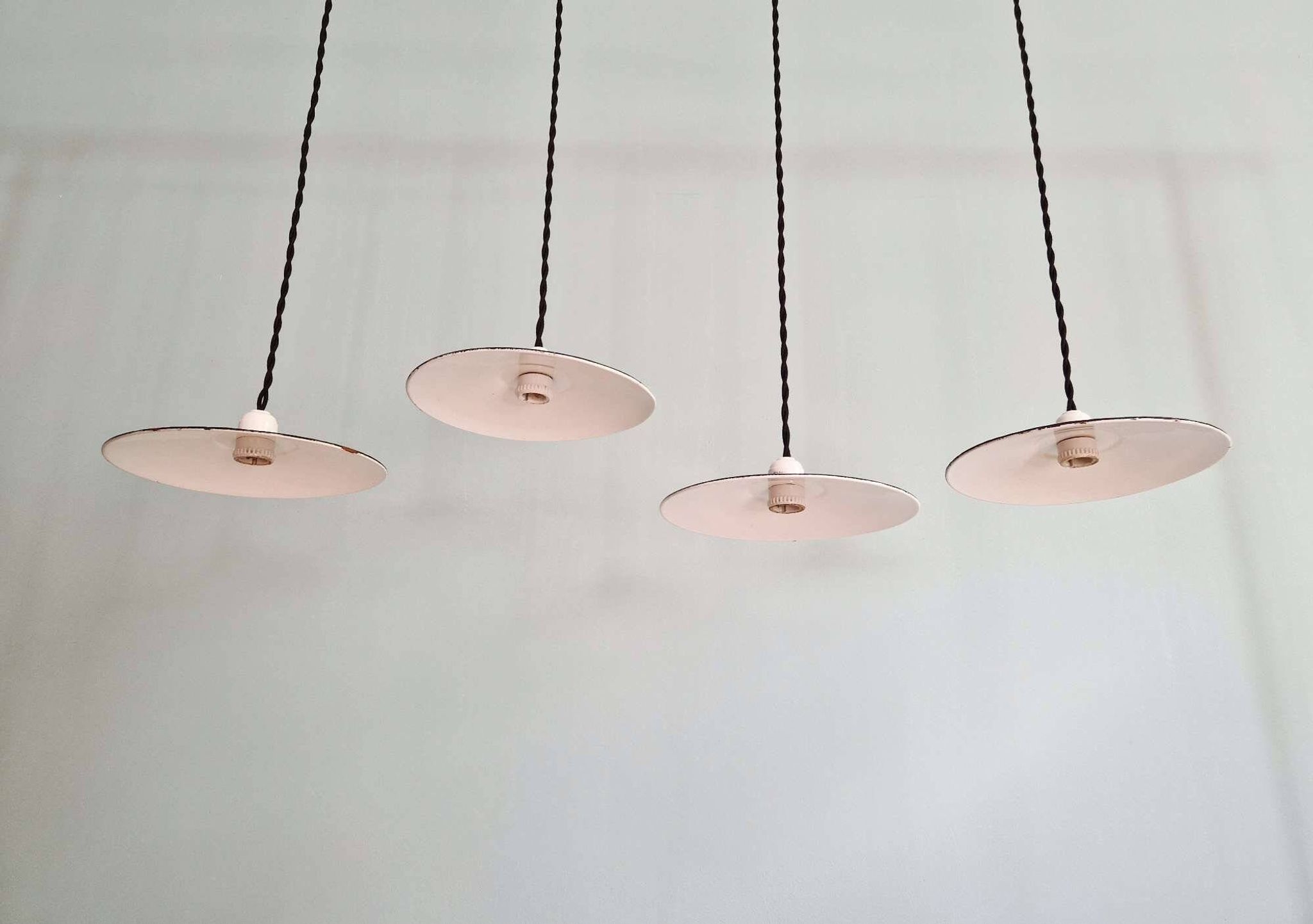 Set of 4 industrial pendant lights in black and white enamelled sheet metal