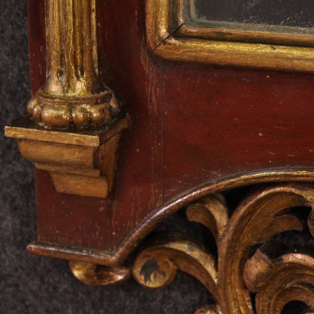 Paire de miroirs néogothiques du XXe siècle