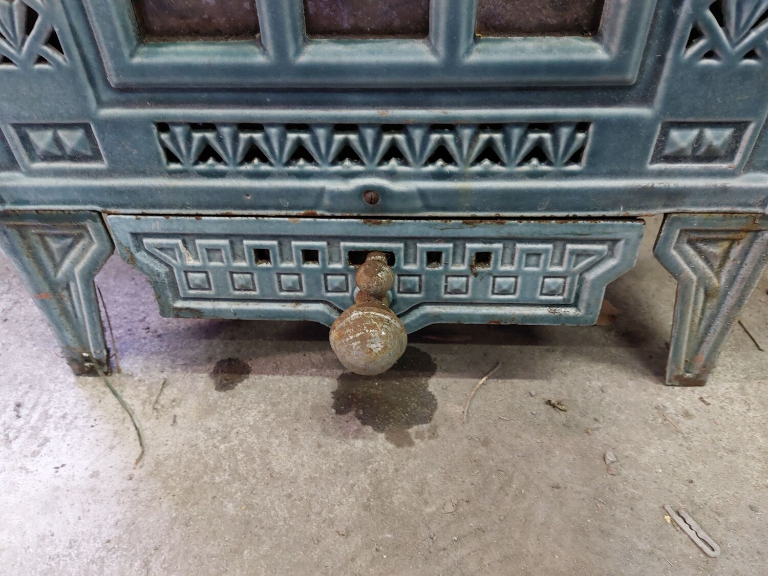 Vintage cast iron wood stove