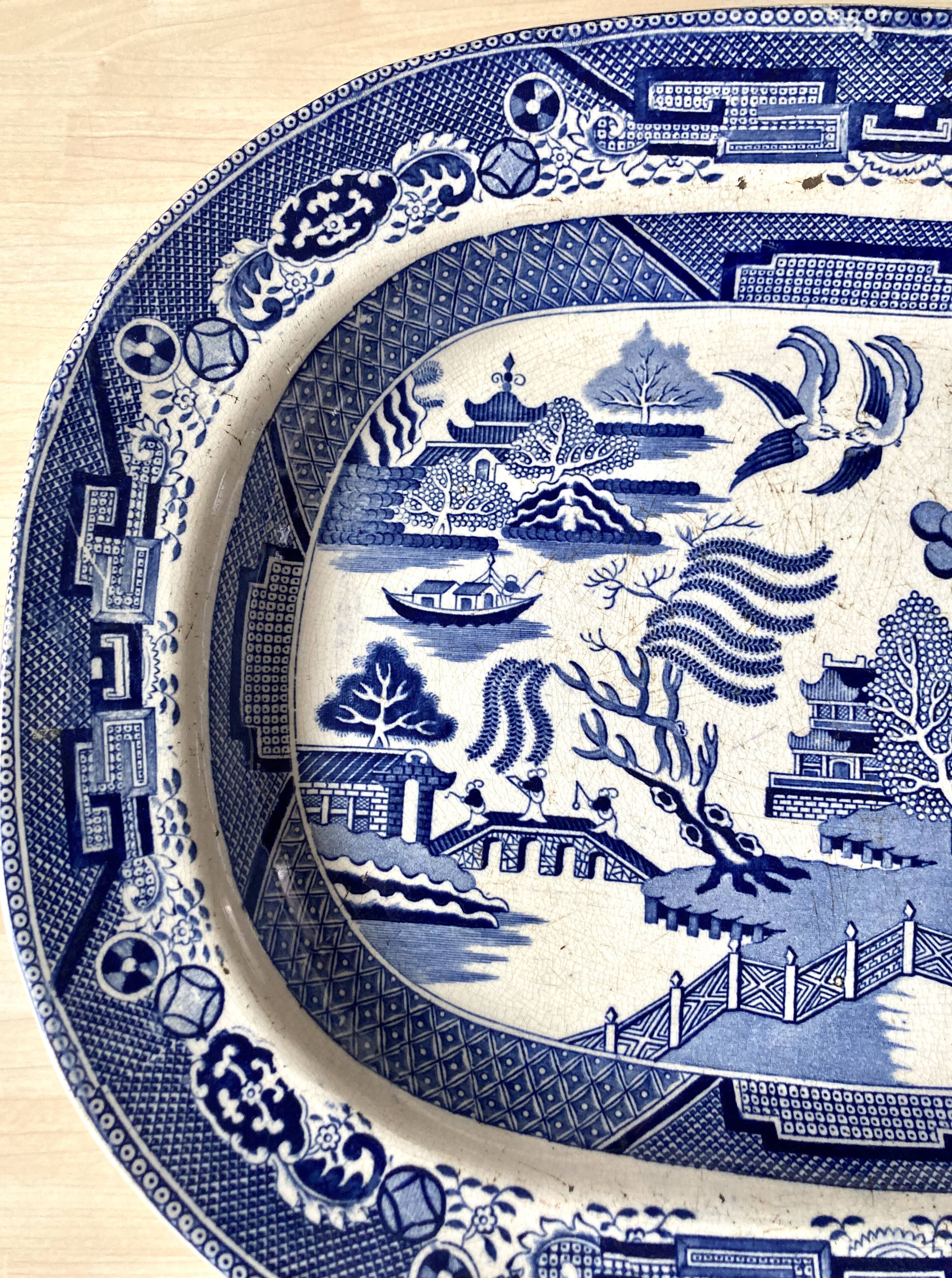 Large English Staffordshire Earthenware Dish in Blue and White Willow, Late 19th Century