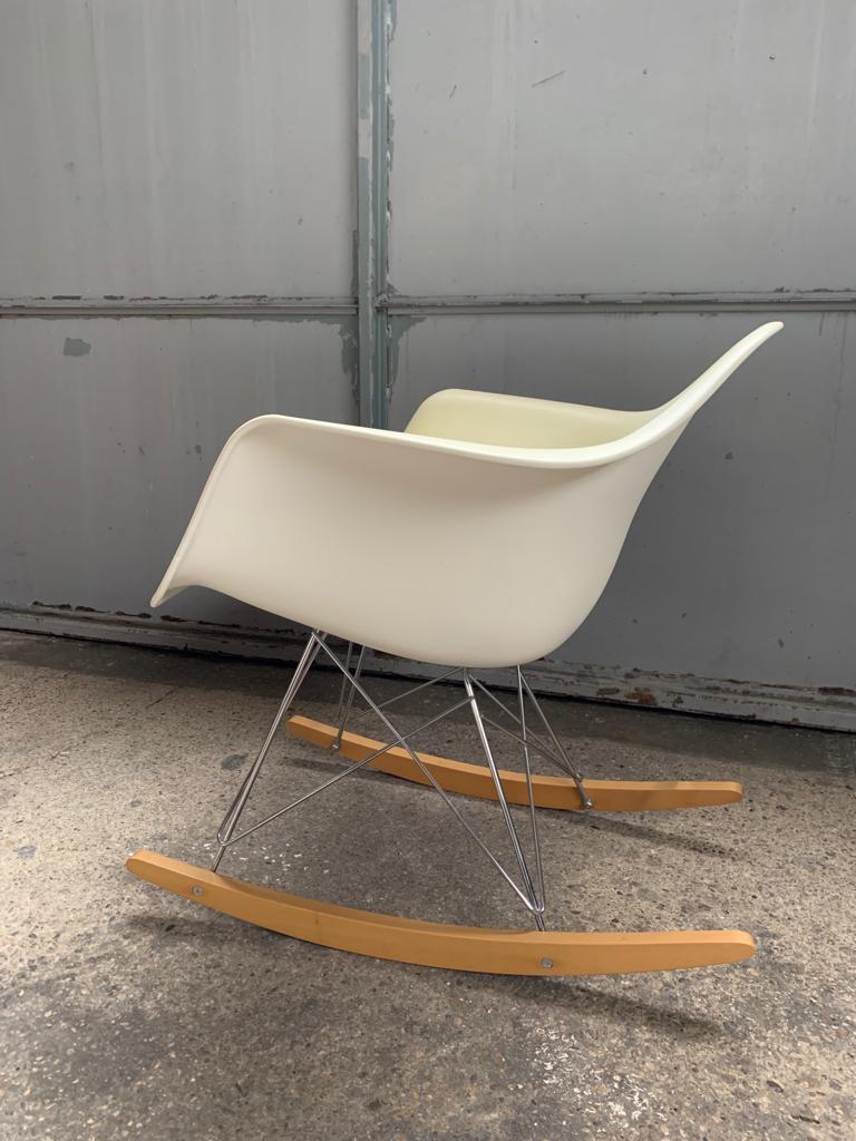 Rocking Armchair Rod Base (RAR) Charles & Ray Eames Vitra 1950