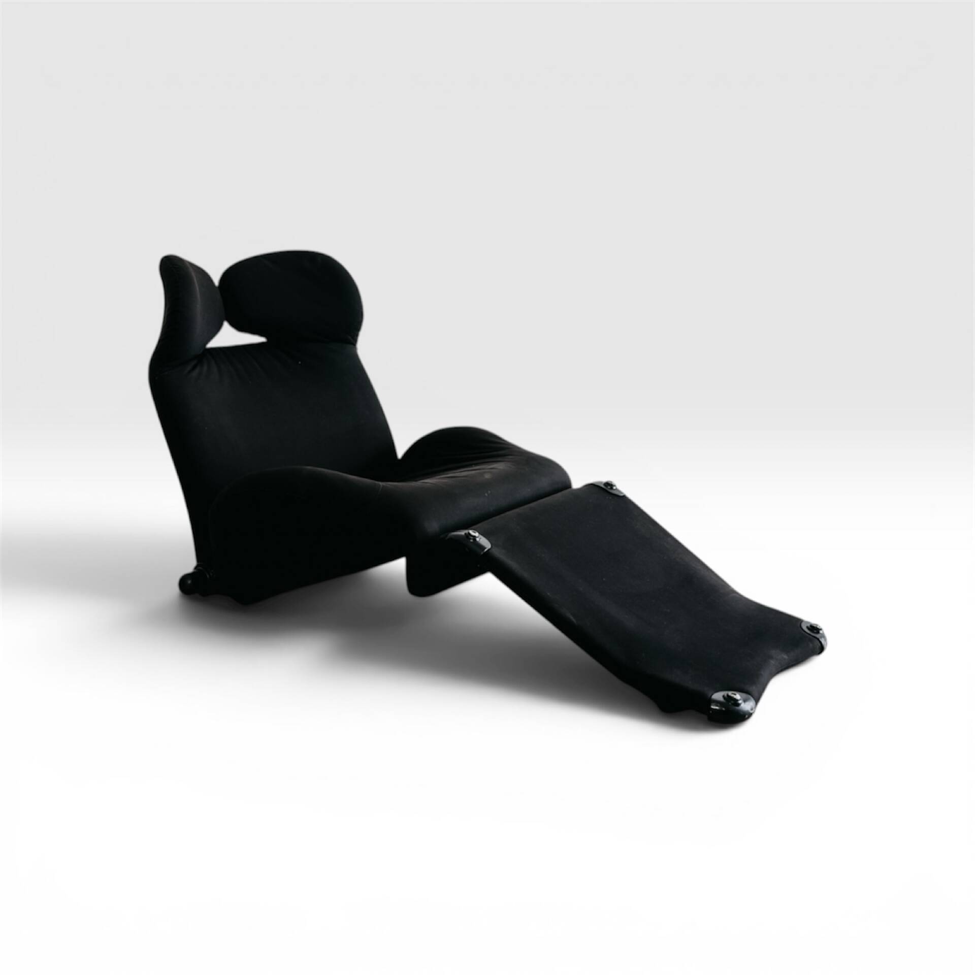 Wink lounge chair by Toshiyuki Kita for Cassina, 1980s
