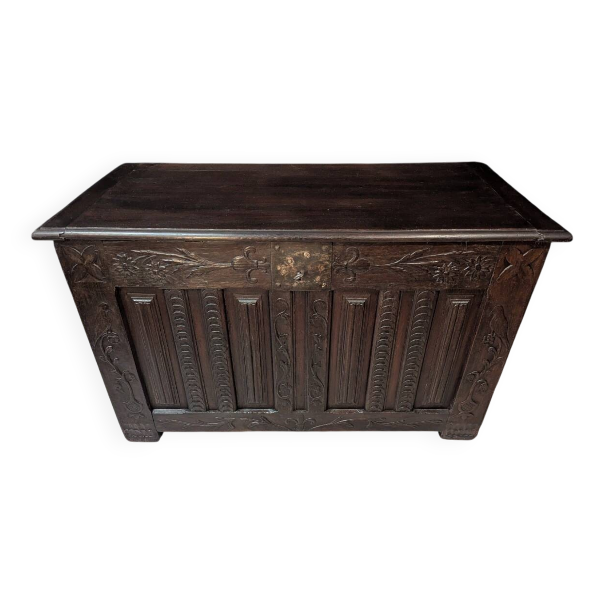Coffre catalan en bois sculpté XVIIIe siècle
