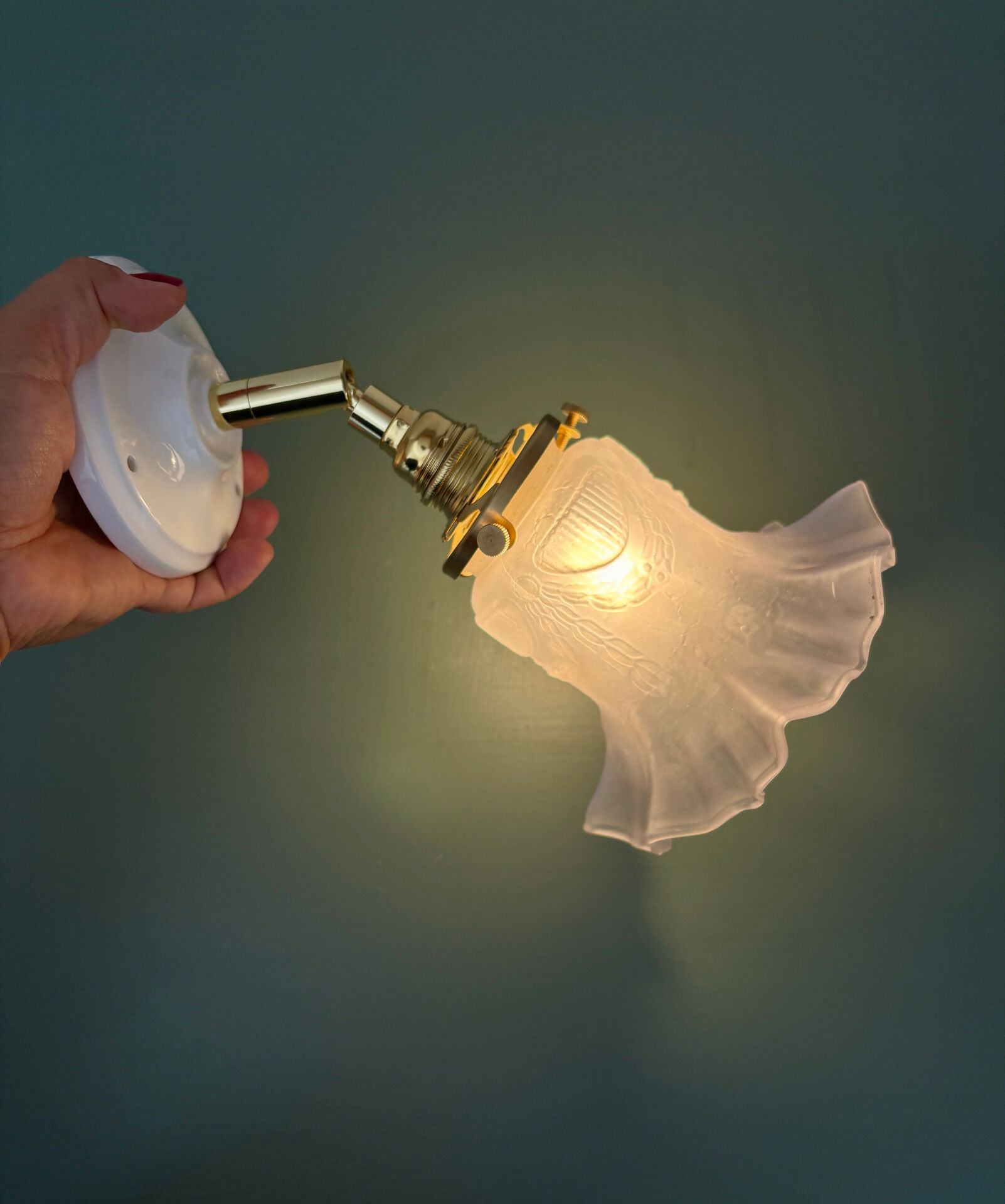 Vintage frosted glass tulip wall light