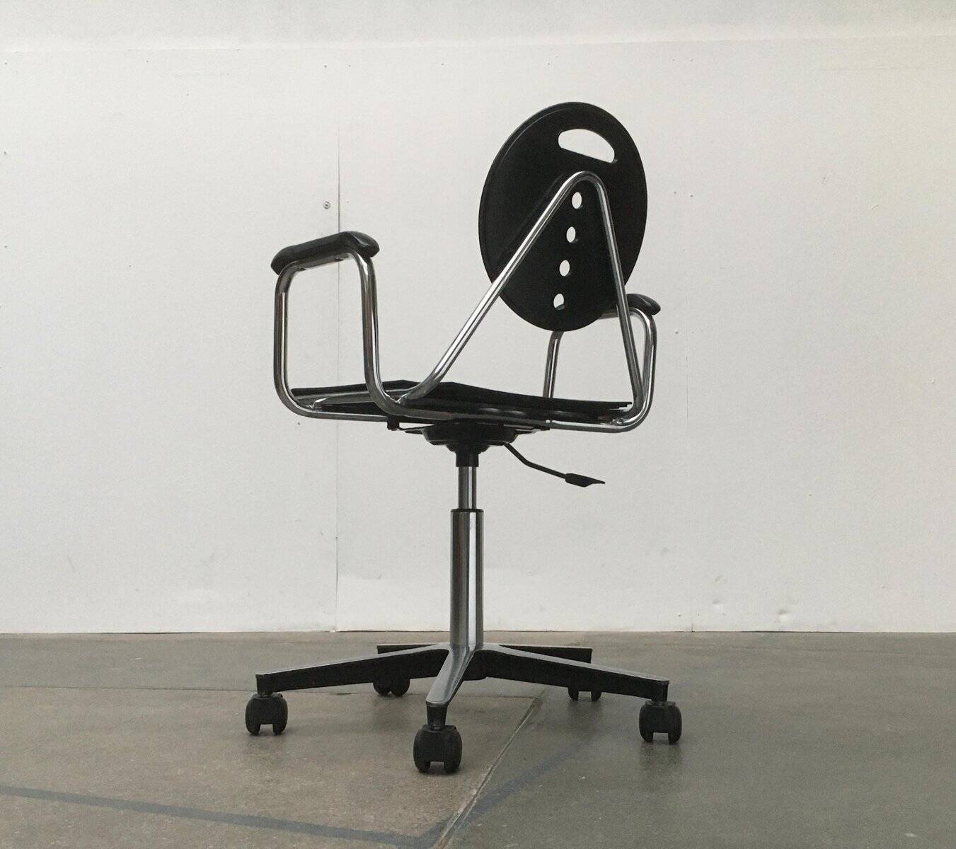 Postmodern Italian swivel chair Charlie by Carlo Bimbi & Nilo Gioacchini for Segis, 1980s.