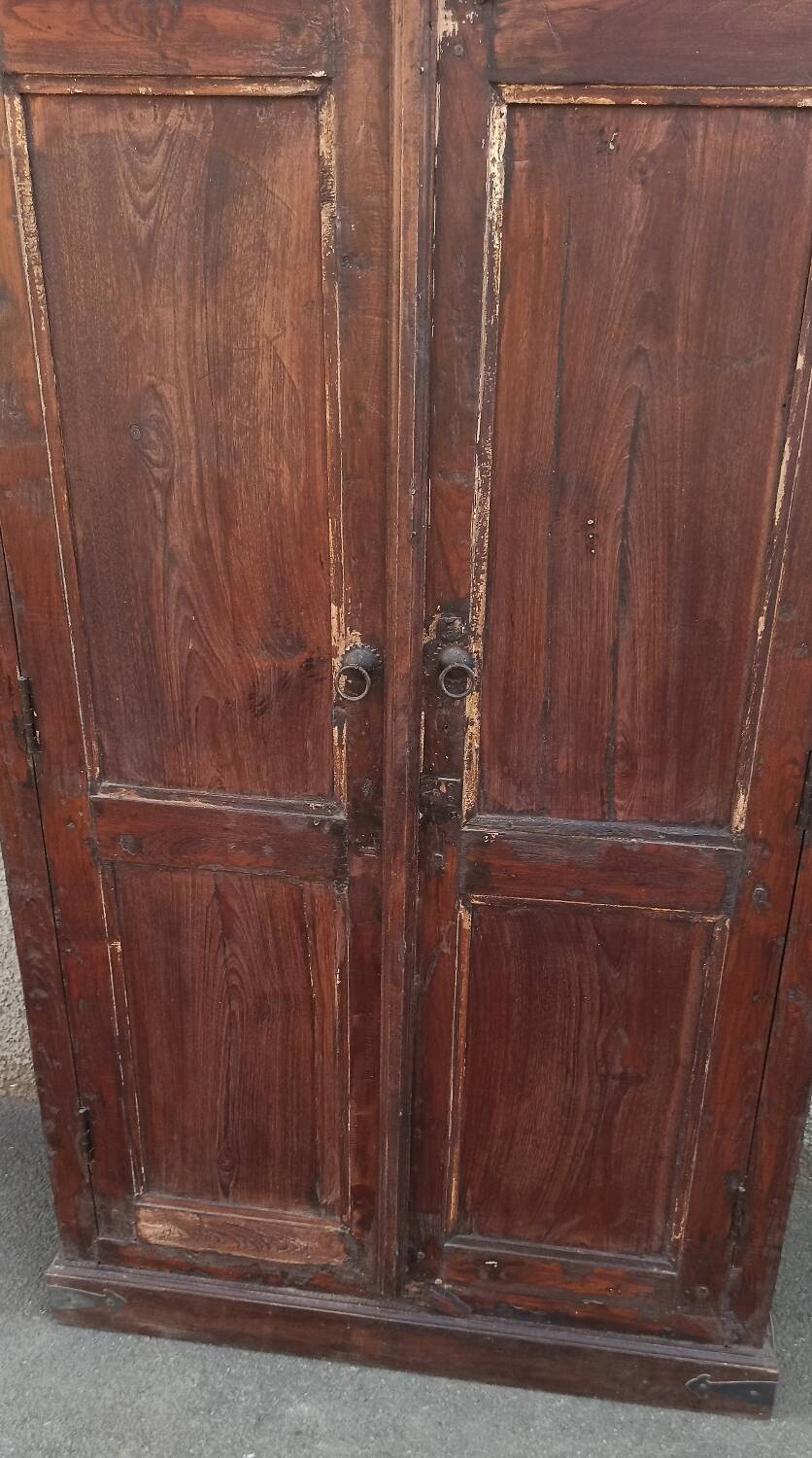 Armoire ancienne en bois