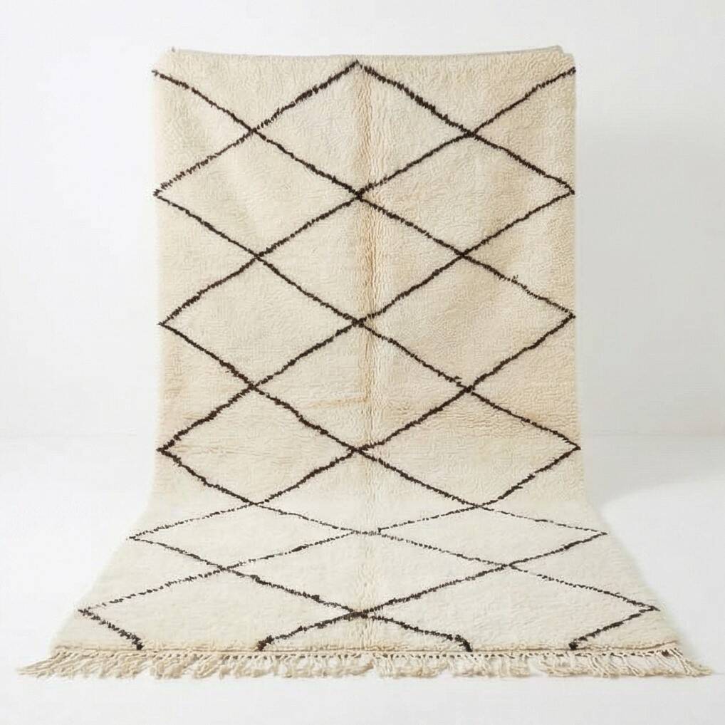 White Berber rug with black diamonds 150x260 cm