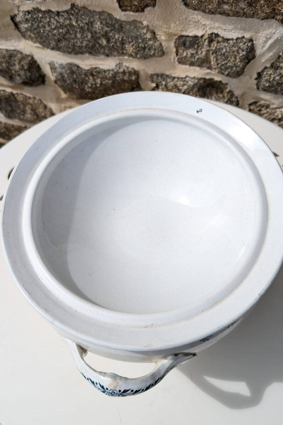 Large Marie Louise iron earth soup tureen