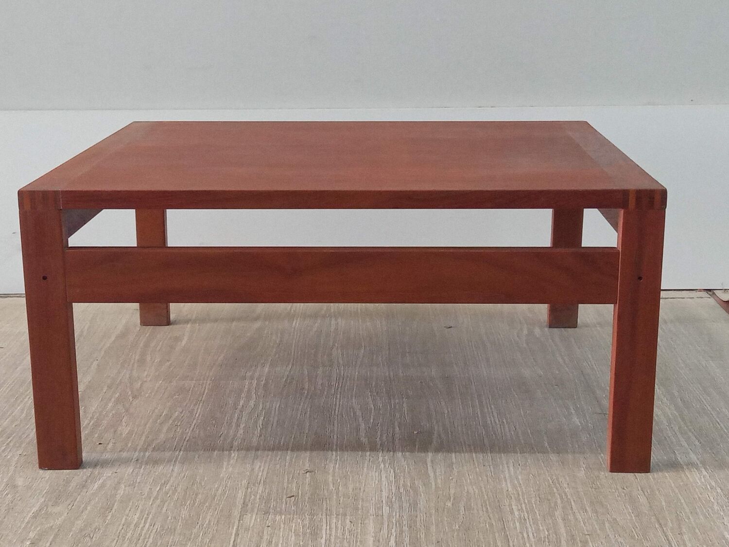 Olé Gjerlov Knudsen coffee table for France & sound