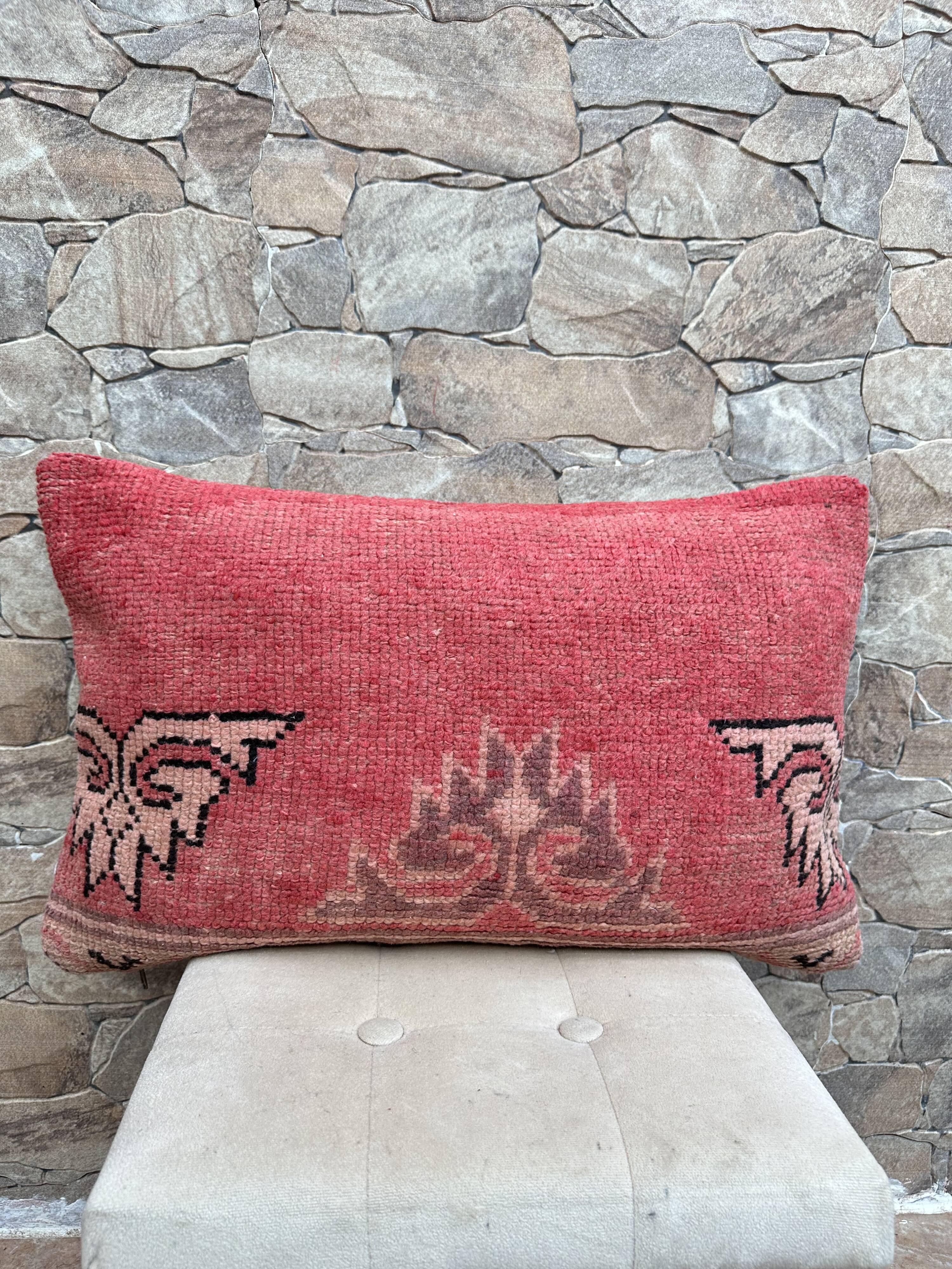 Beautiful vintage Berber Kilim cushion from Morocco