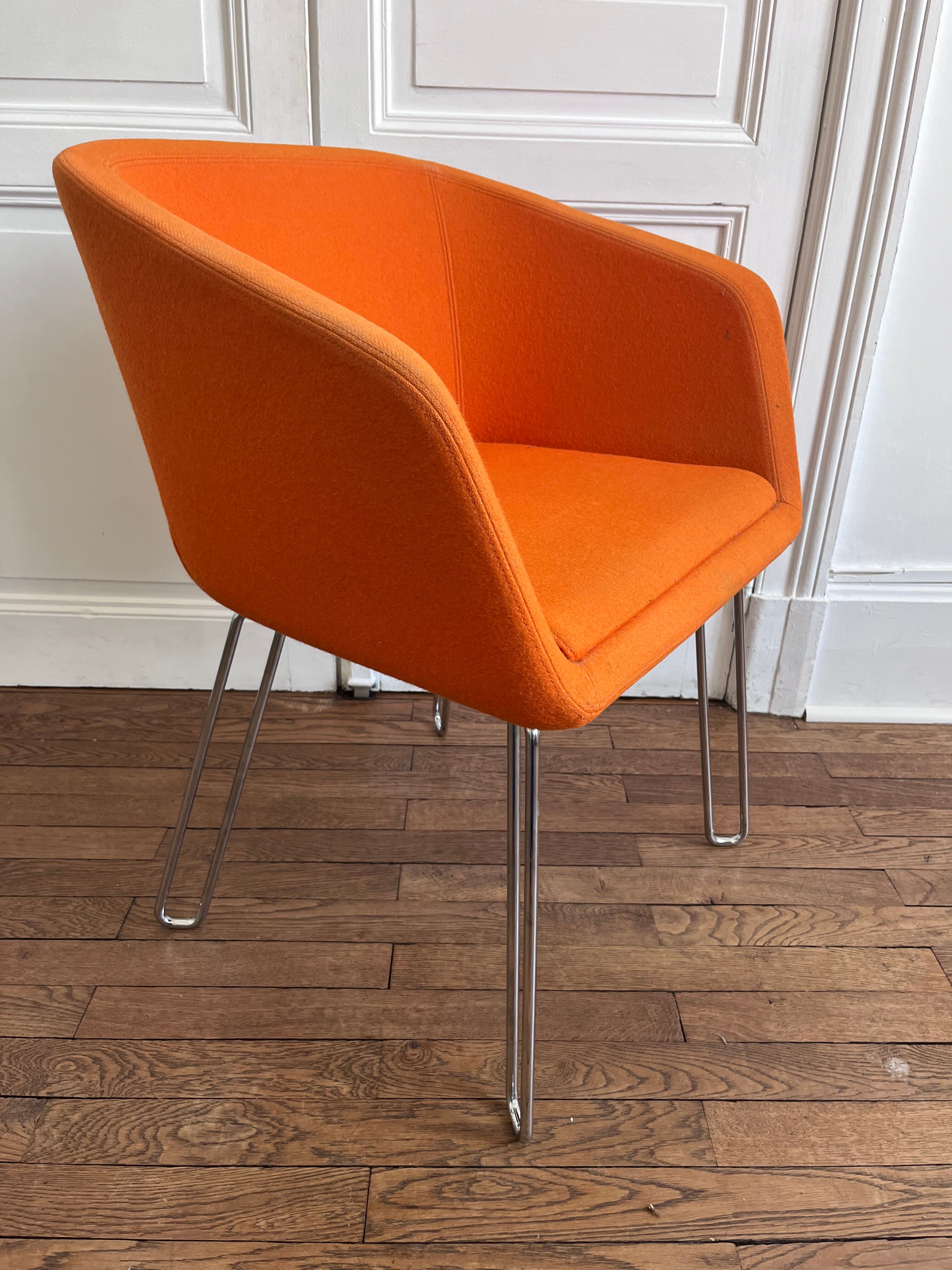 Paire de fauteuils orange 1970