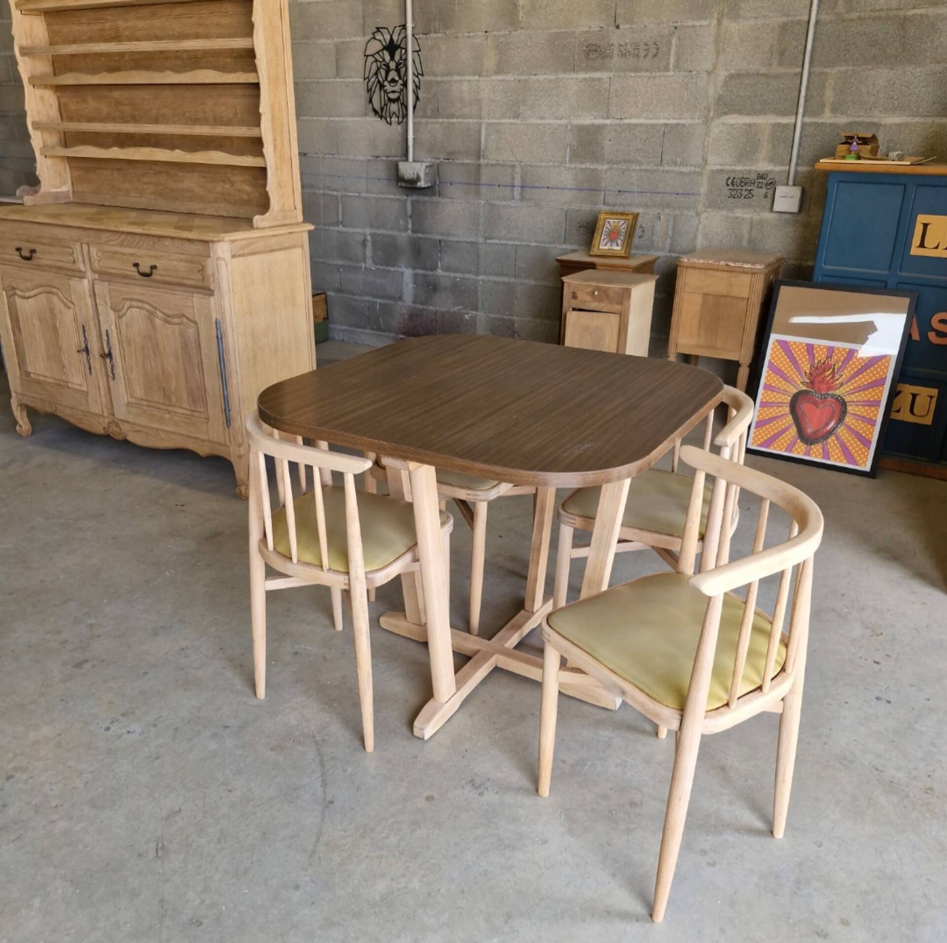 Ensemble vintage attribué à Thonet – table + 4 chaises années 60