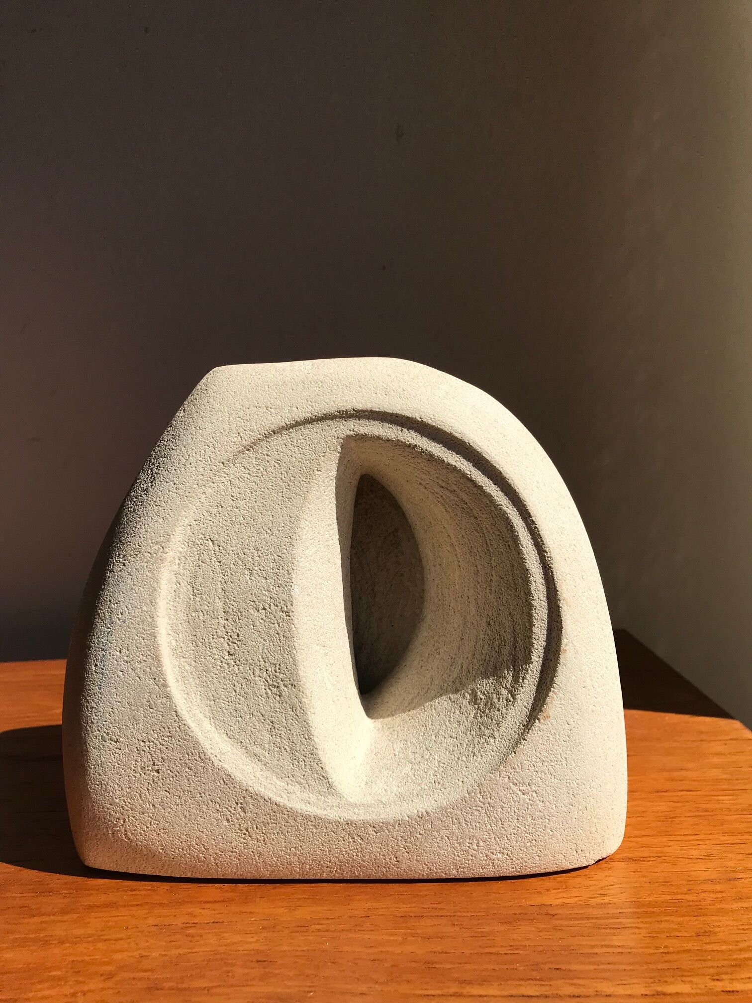 Carved stone lamp signed Arsène Galisson - 1980s