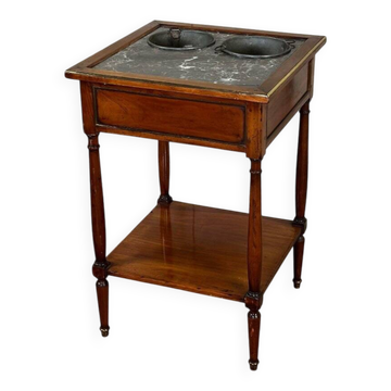 Table rafraîchissoire en acajou, dessus de marbre gris, deux seaux de zinc, XVIIIème siècle