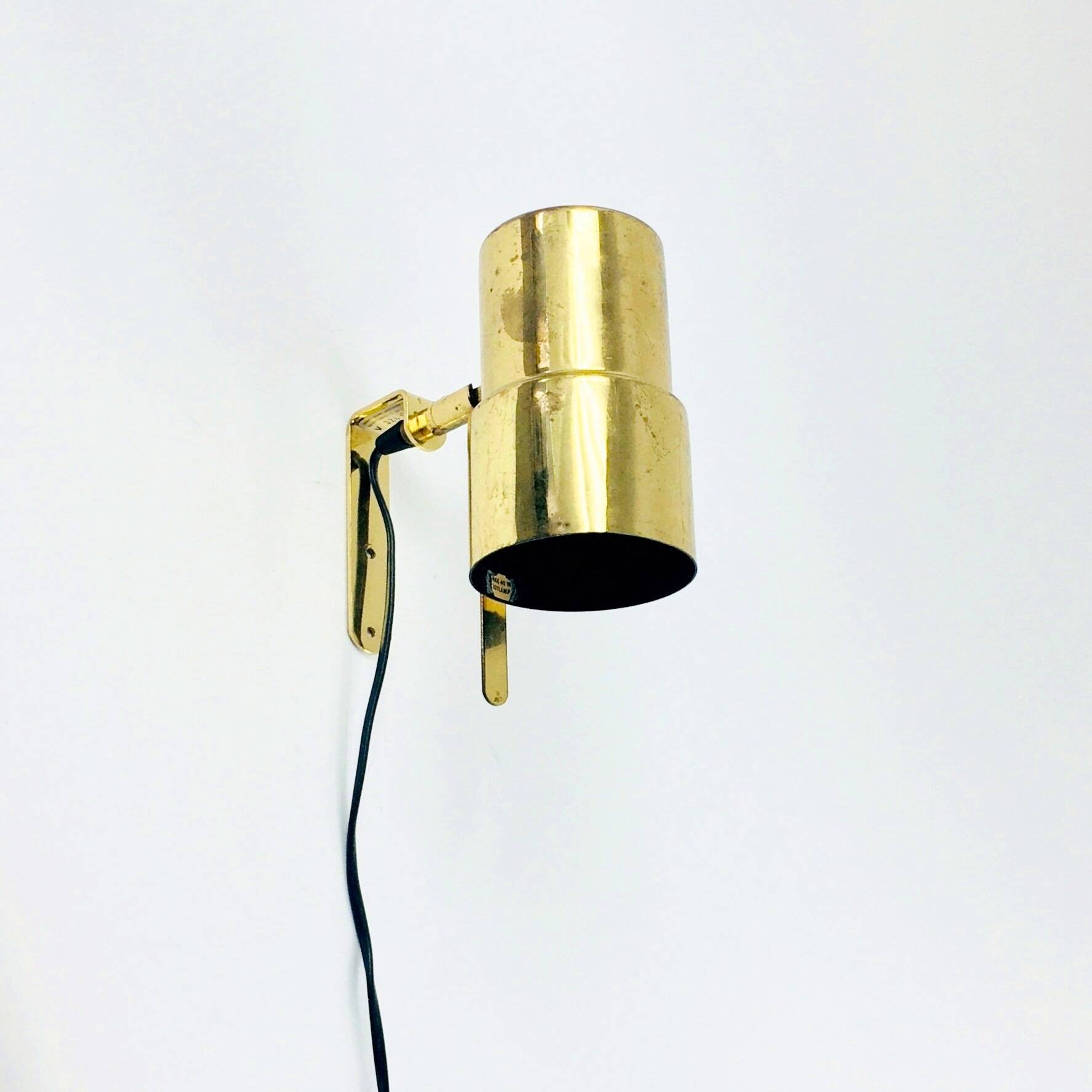 Scandinavian Brass V 324 Wall Light/Sconce by Hans Agne Jakobsson, Sweden, 1960s