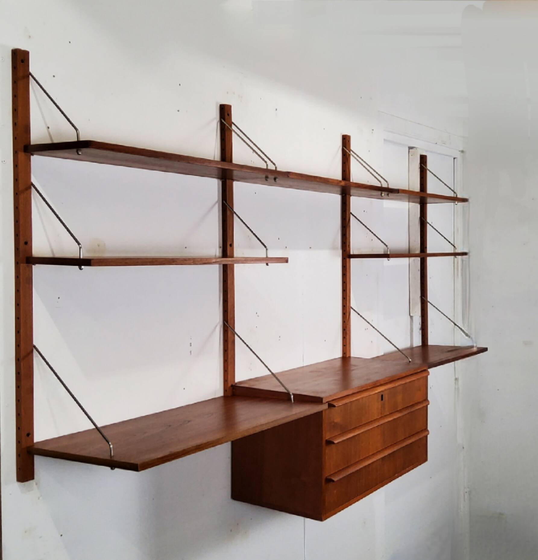 Scandinavian wall shelf – Danish design