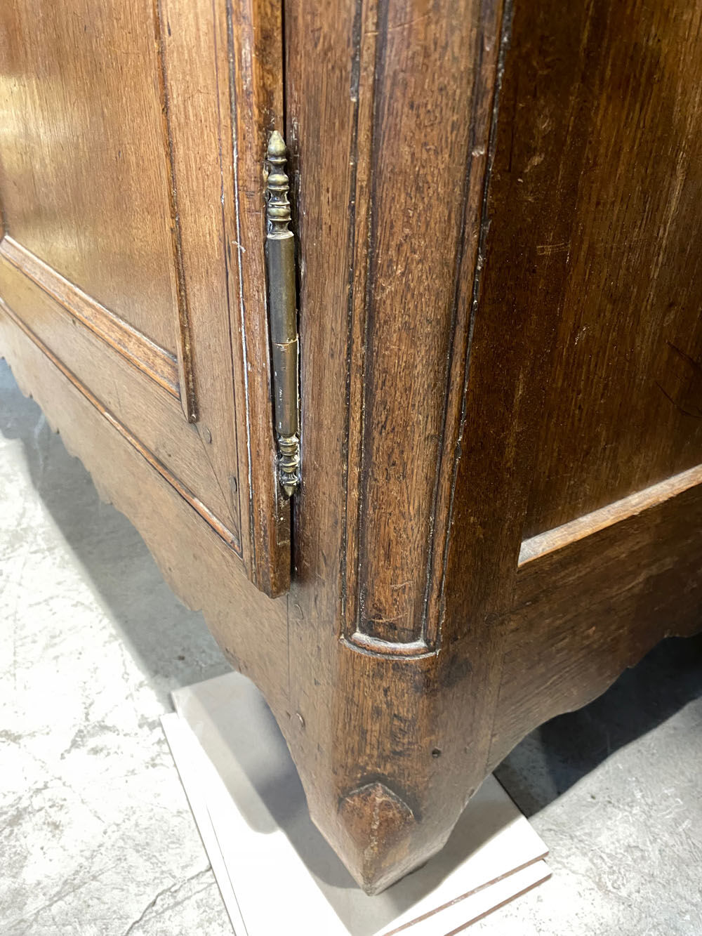 Buffet 2 bodies in solid oak. 2 bodies