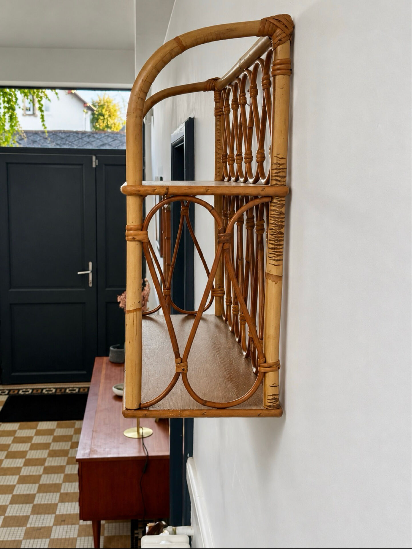 Wall shelf in rattan and wood veneer – 1950s/60s