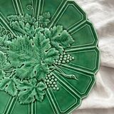 Round dish in Sarreguemines vine leaf slip