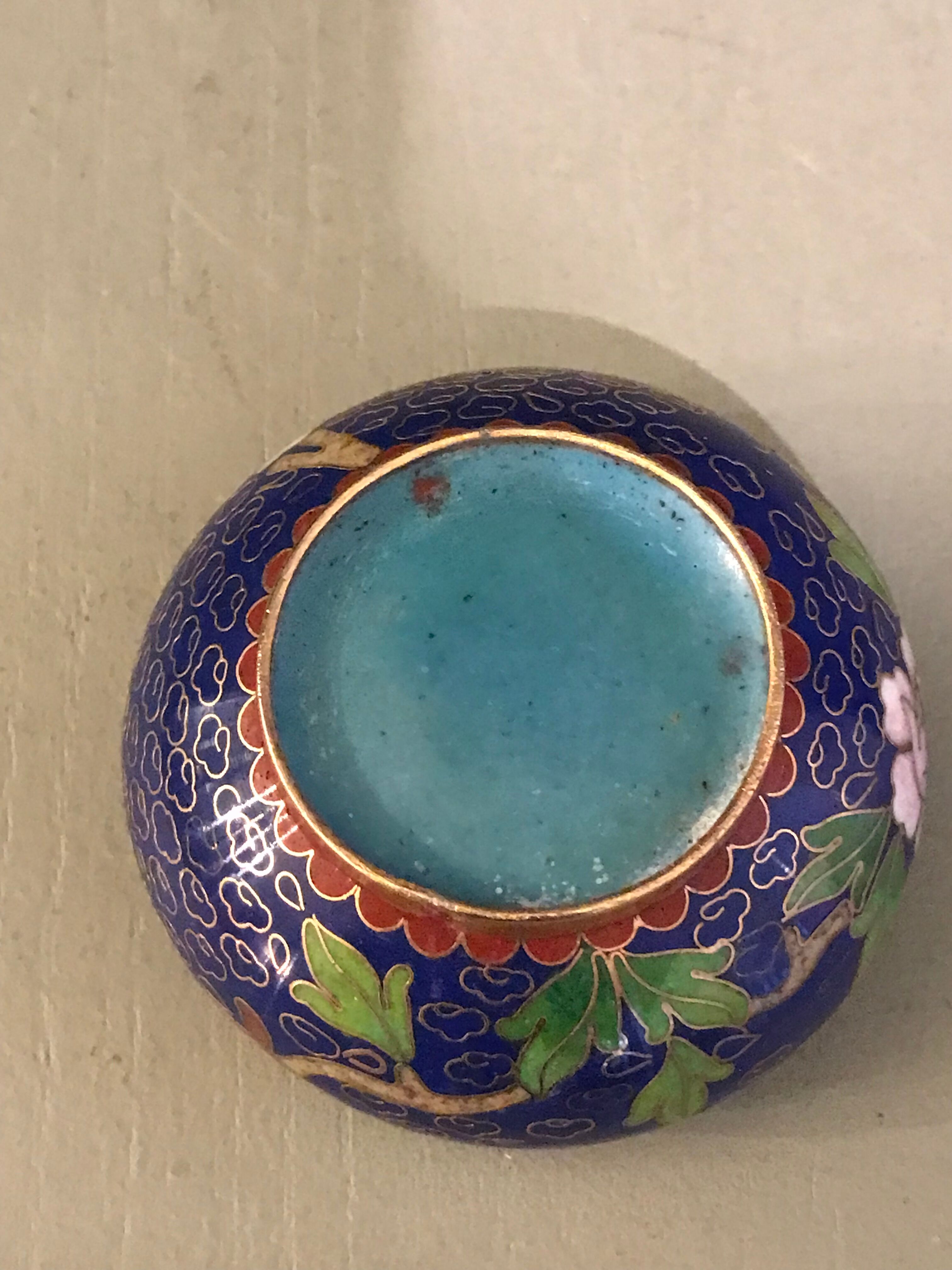 Old ashtray in cloisonné enamel japanese floral decoration