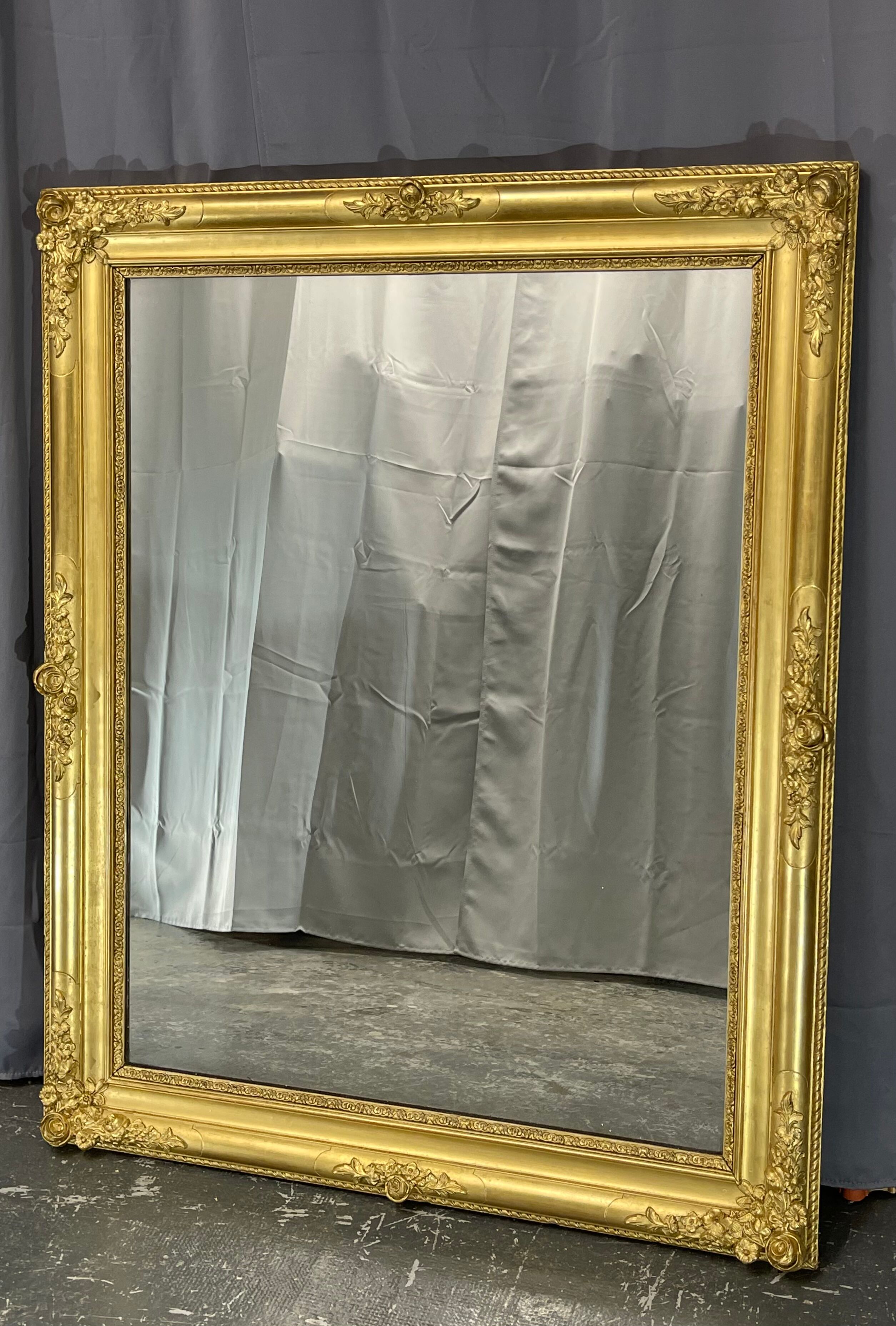 Mirror 122x96 old early nineteenth very good condition, gilding with gold leaf