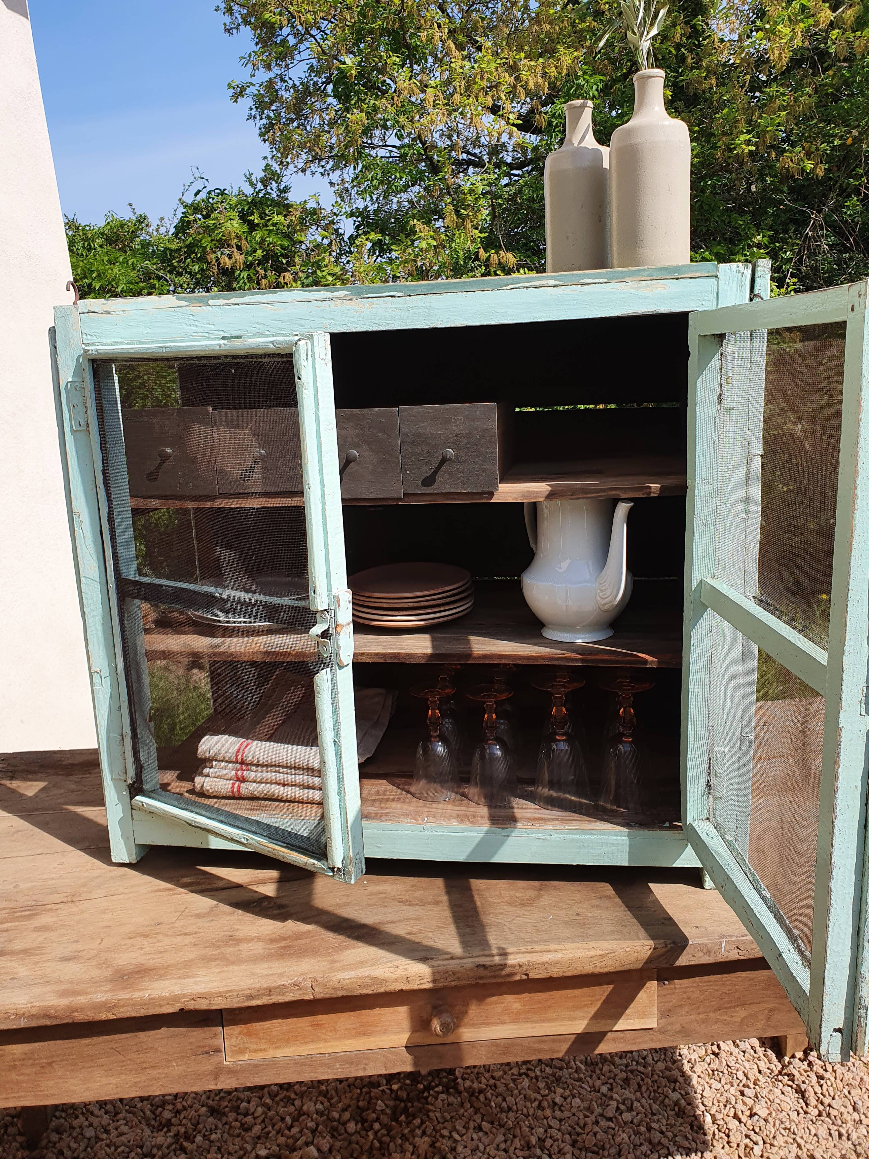 Meuble garde-manger
