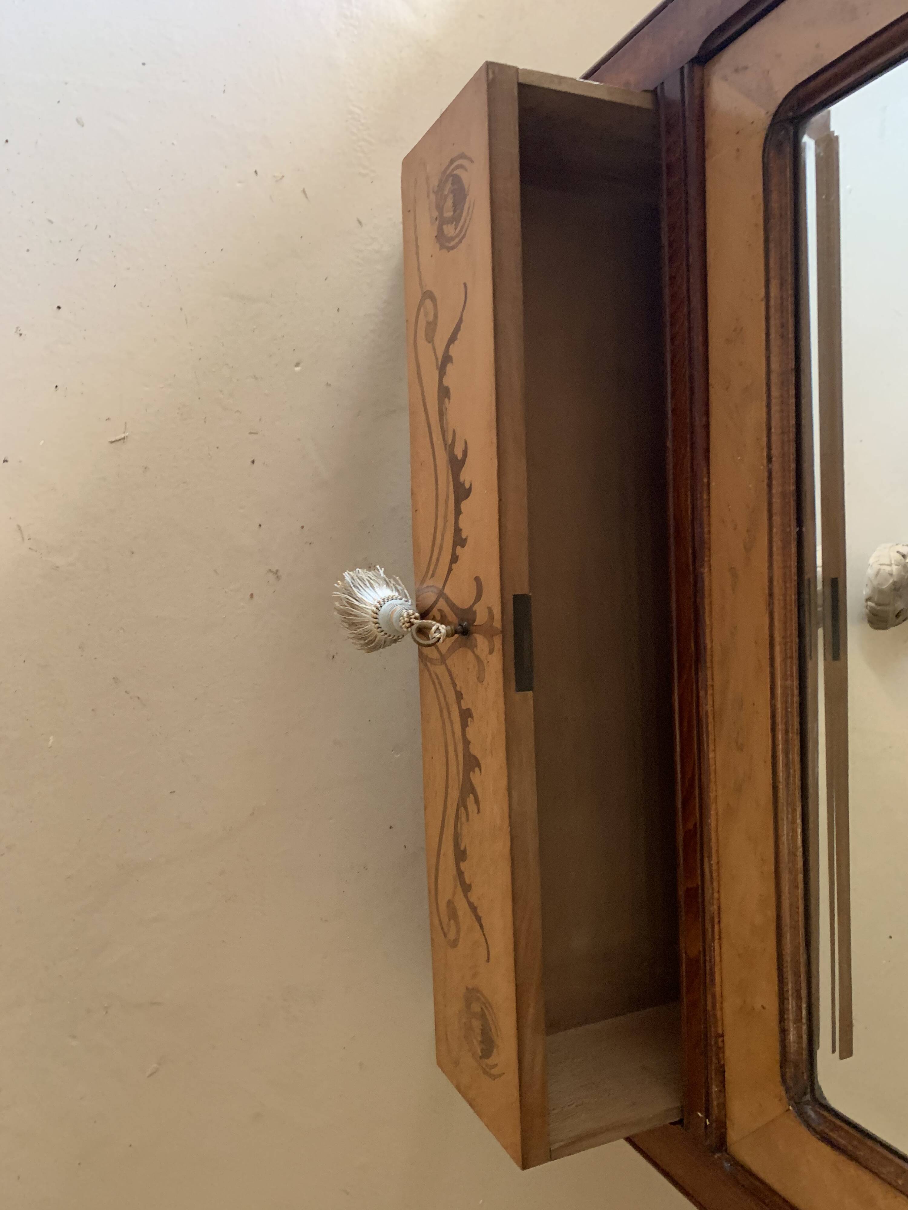 Armoire Art Nouveau