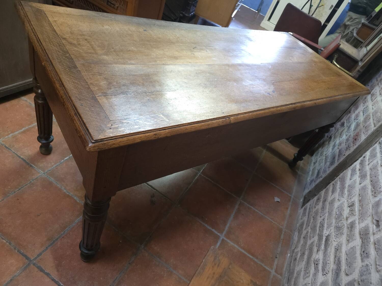 Oak desk with 3 drawers