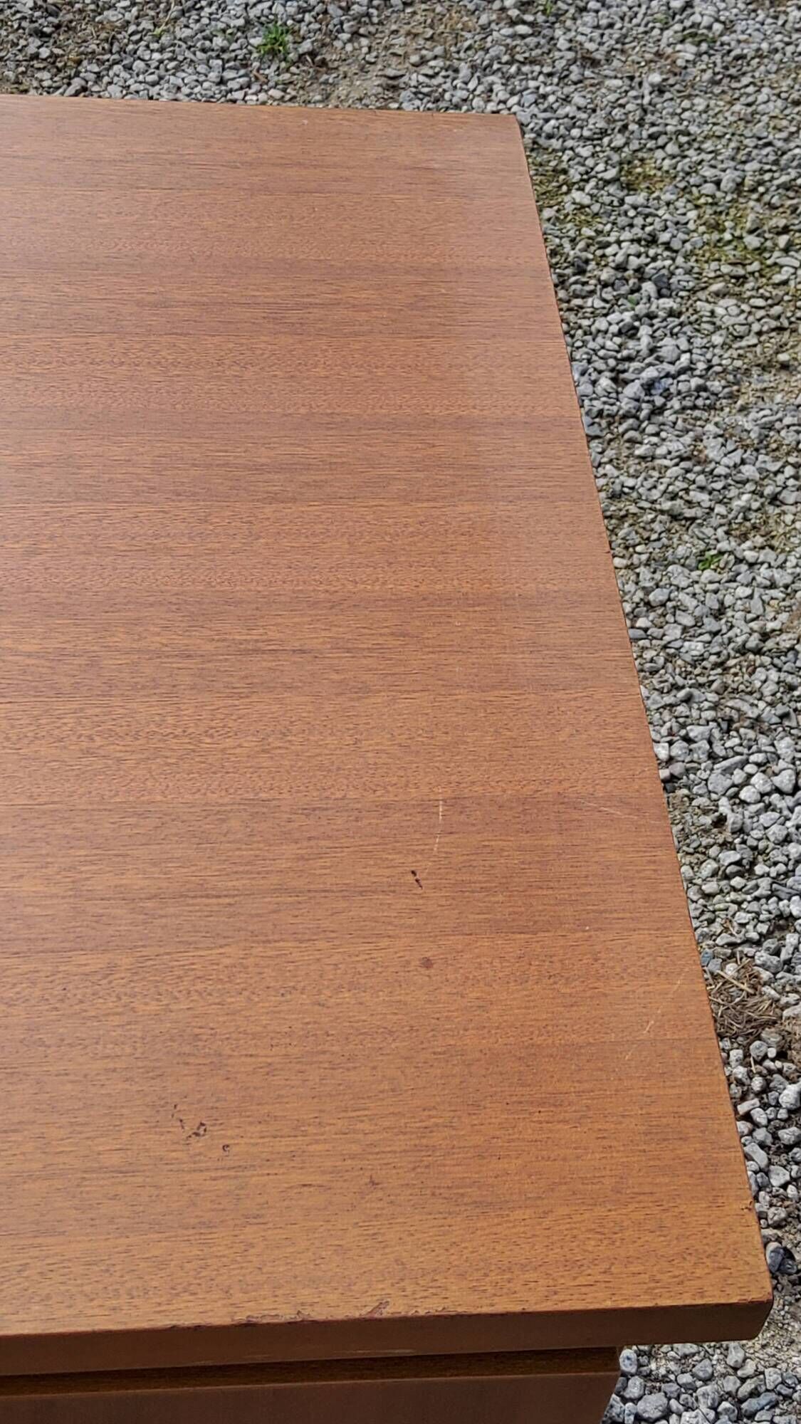 Vintage chest of drawers from the 50s/60s in golden mahogany 4 drawers feet bobbin