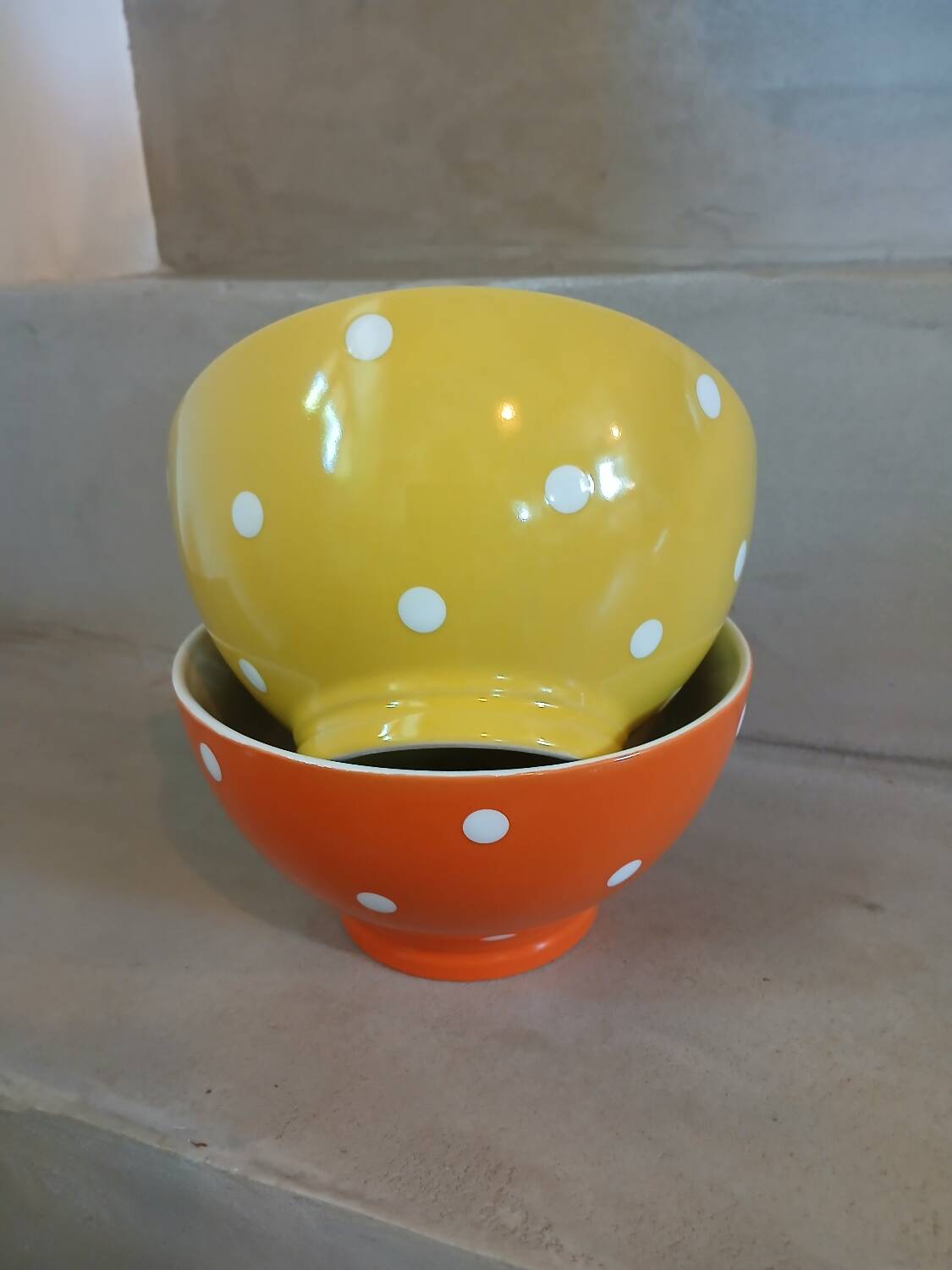 2 large polka dot bowls
