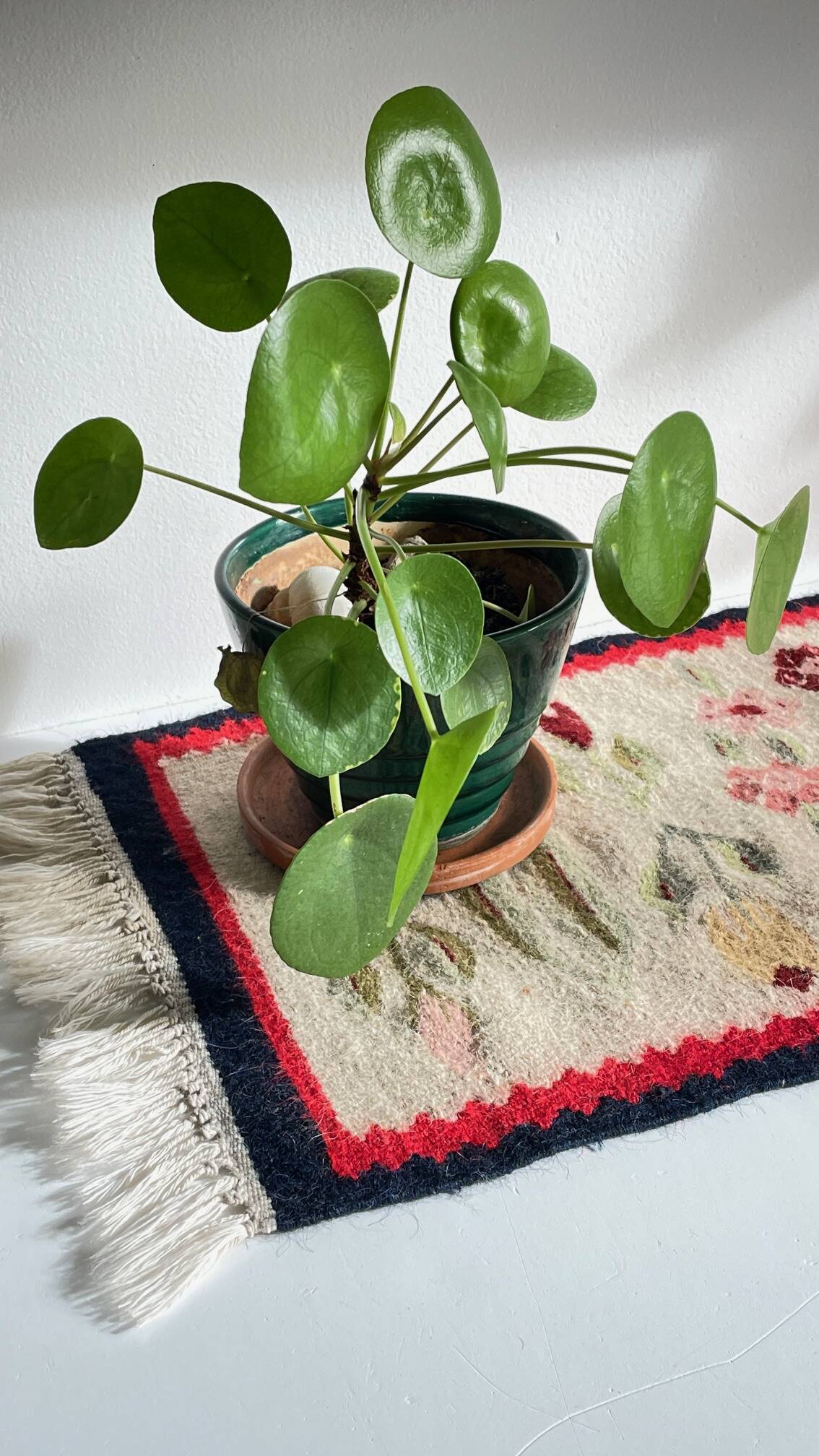 Tapis Rollakan décor de tulipes vintage