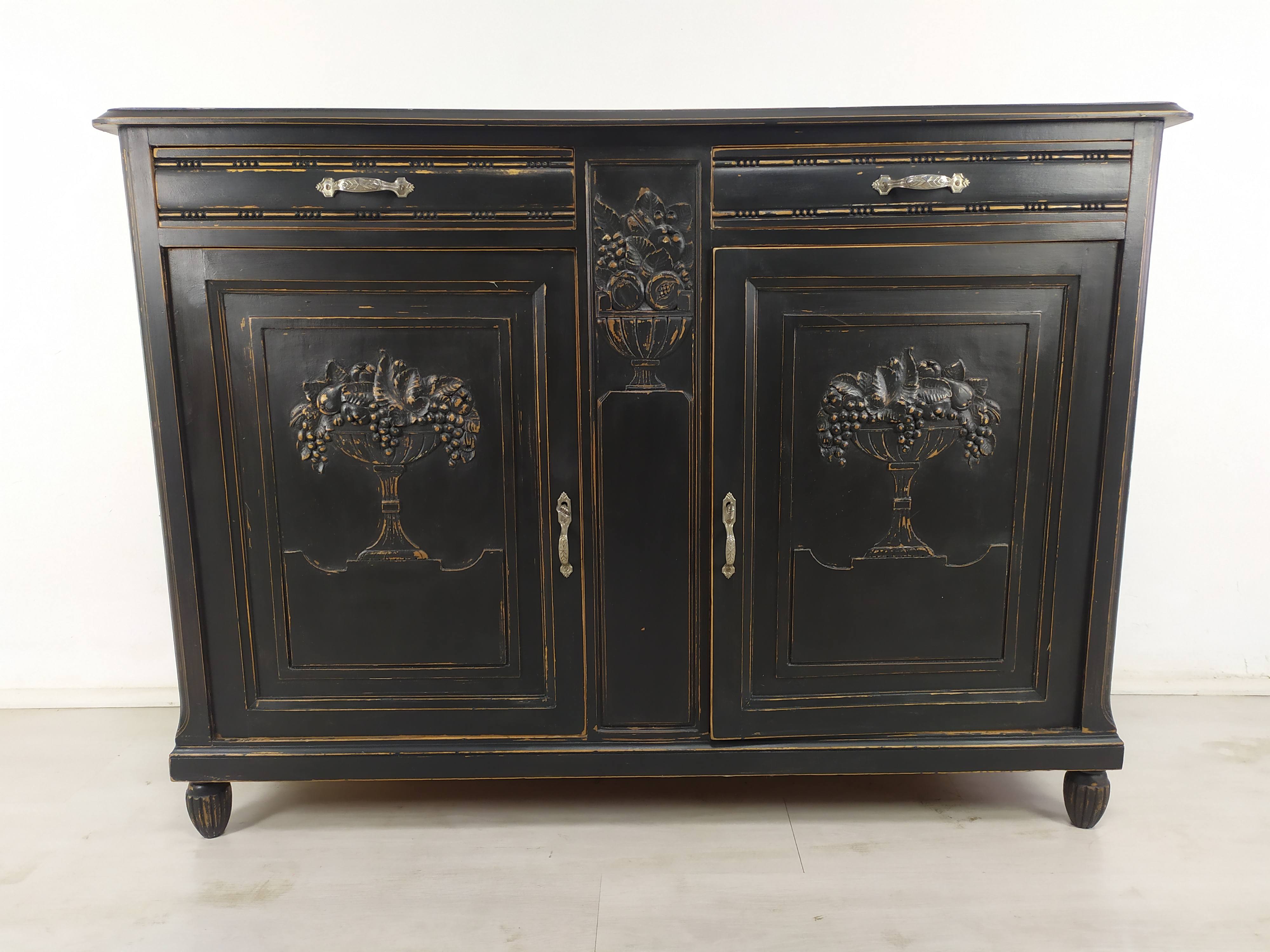 Buffet 1920 patinated black