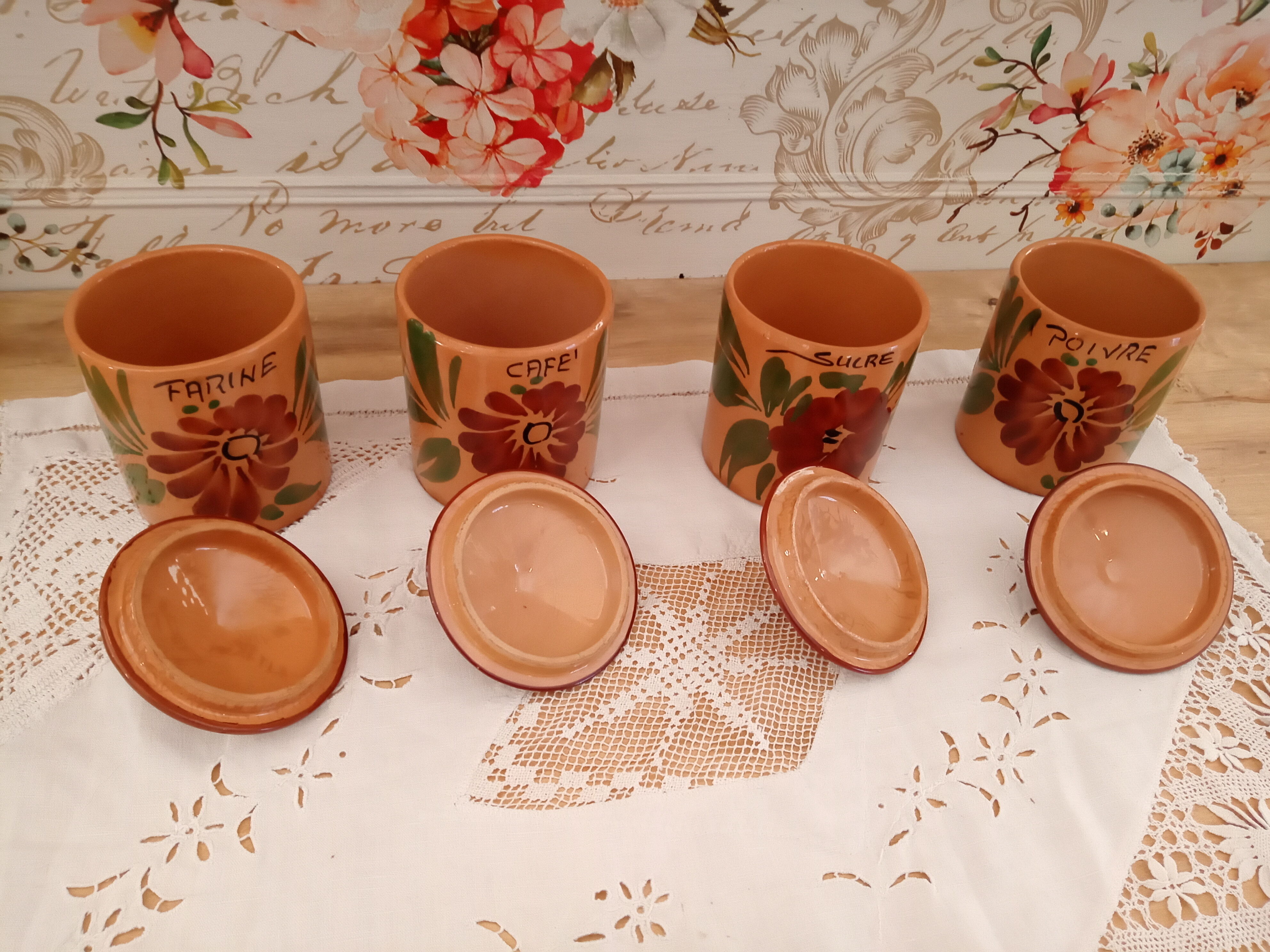 Set of 4 vintage kitchen pots in terracotta decoration daisy