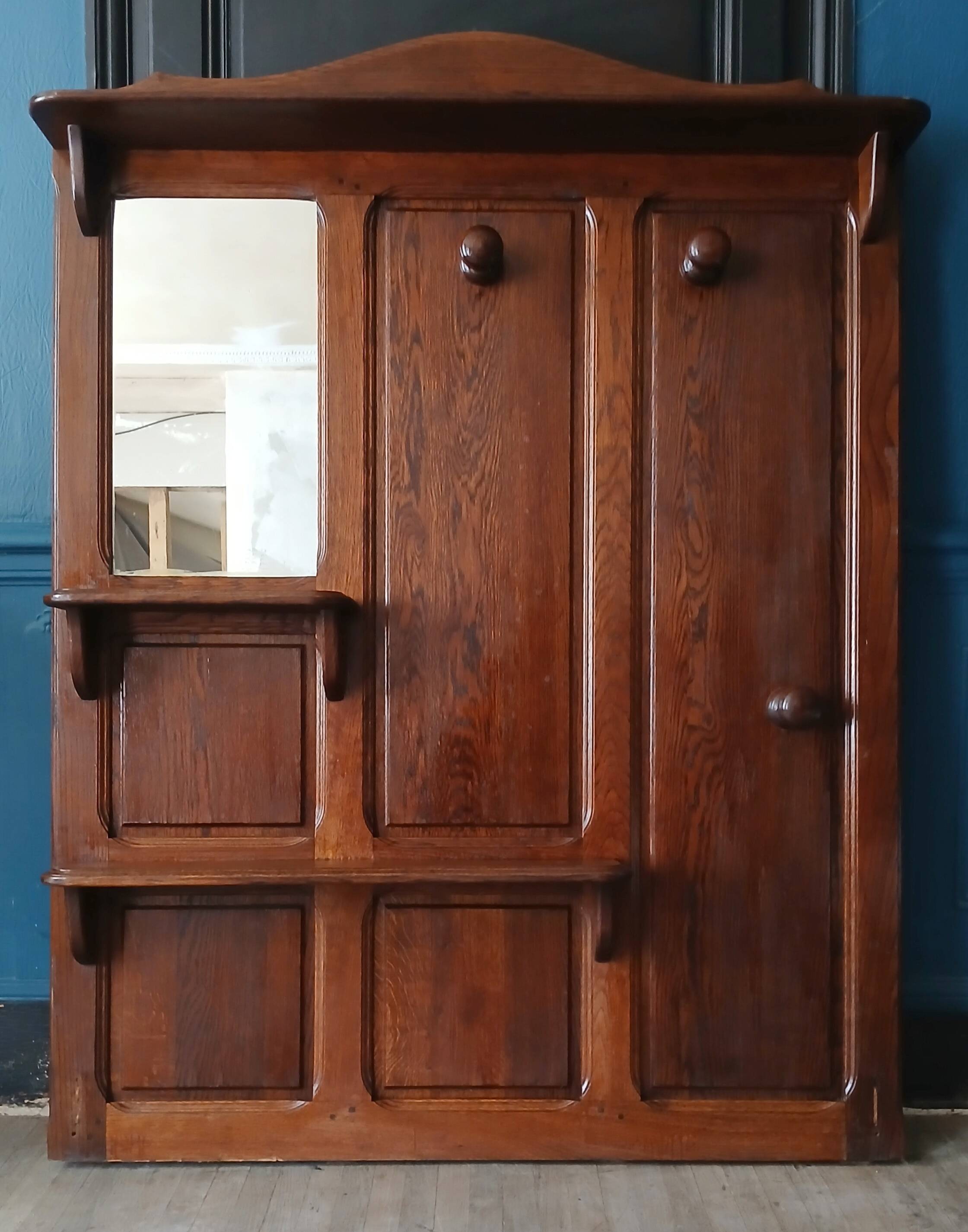 Entrance hall wardrobe in solid oak, pegged, circa 1940.