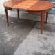 Table scandinave