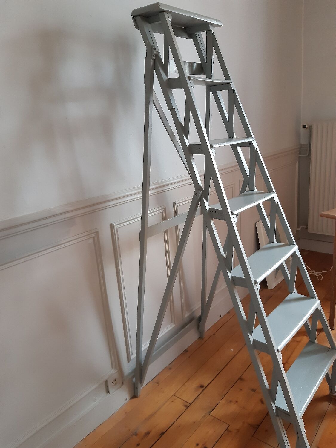 Stepladder of ancient painter