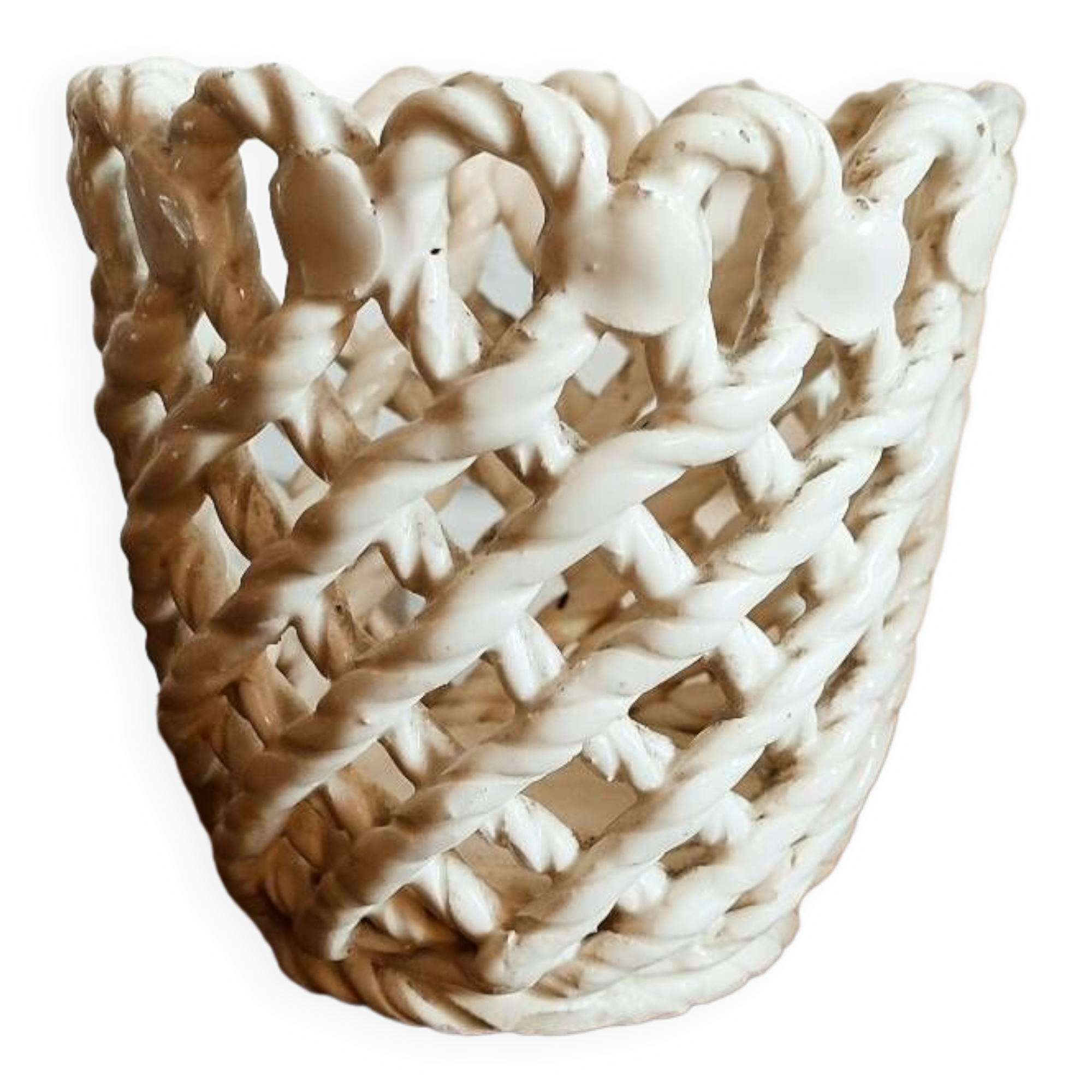 Woven earthenware pot
