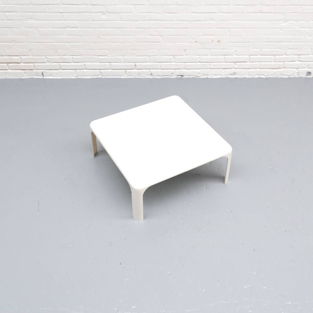 Demetrio 70 Coffee Table by Vico Magistretti for Artemide