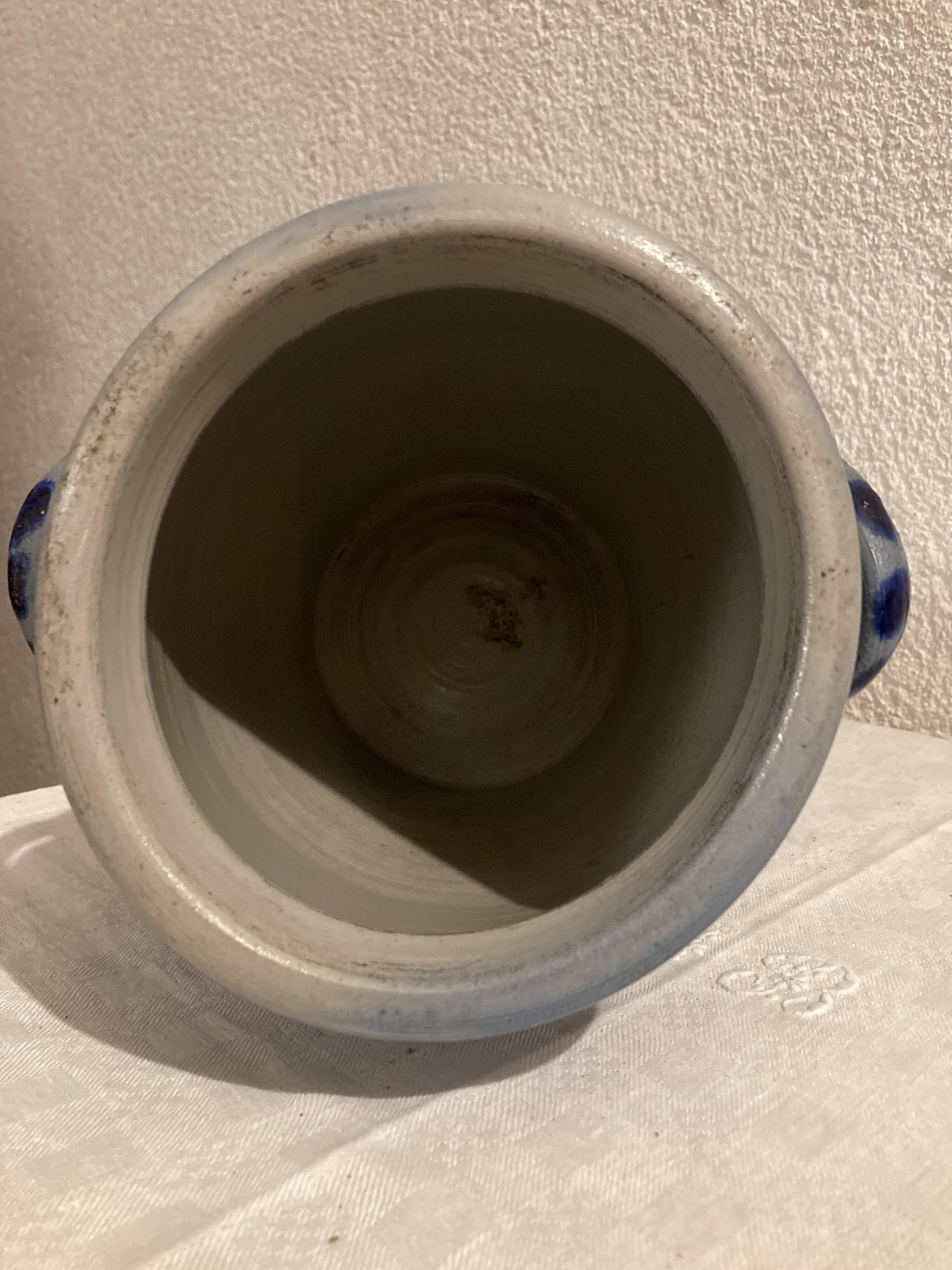 Grease pot in blue-patterned stoneware