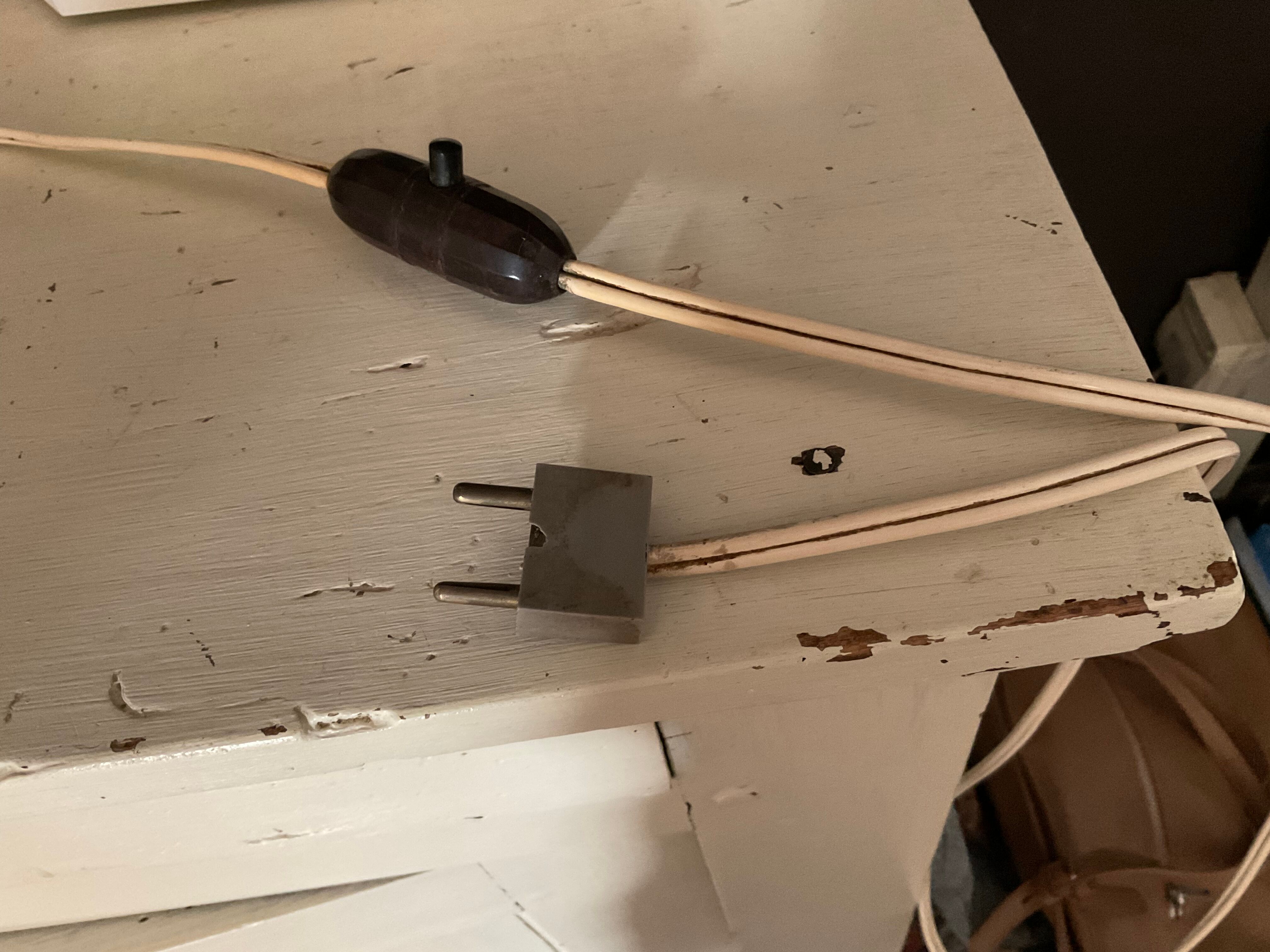 Art deco table lamp, signed M.Marx