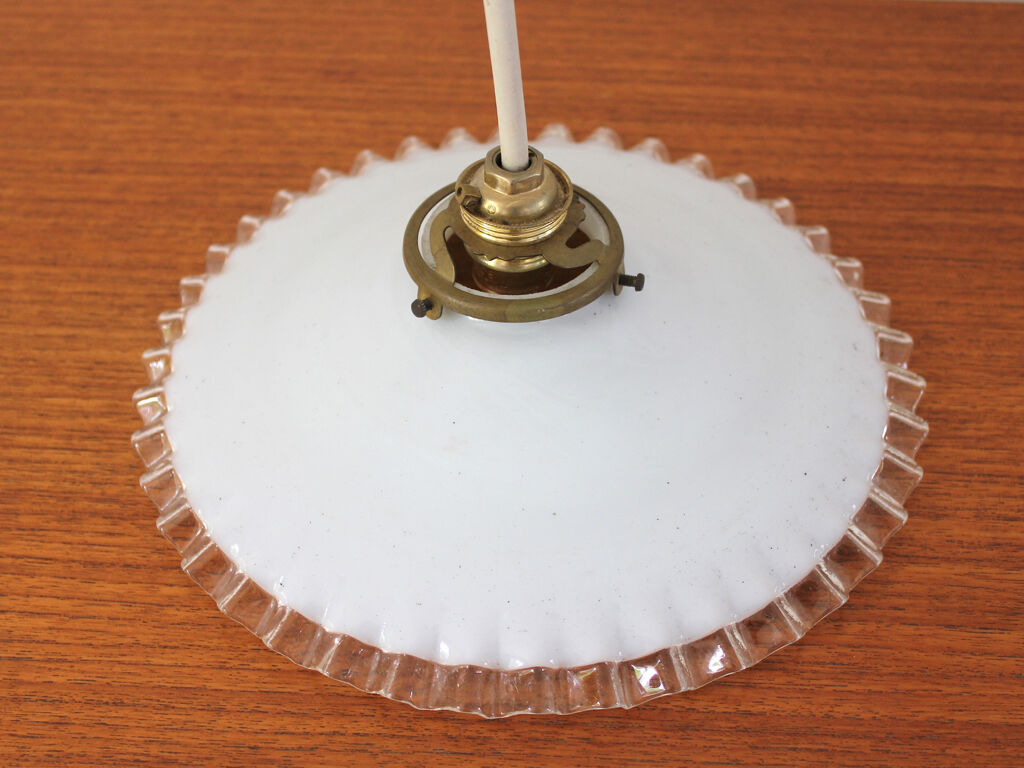 Hanging lamp in opaline