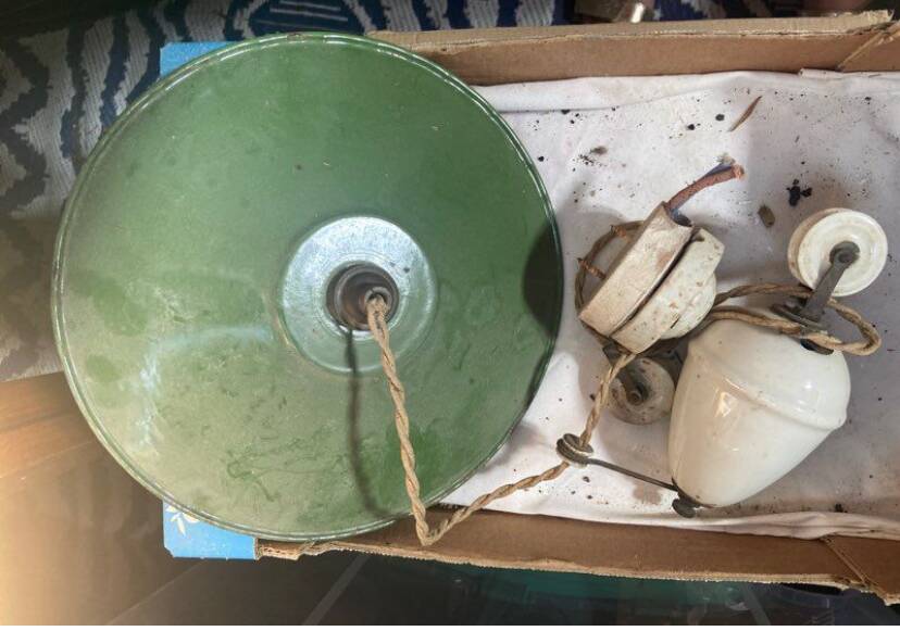 40s/50s kitchen suspension in enamelled metal