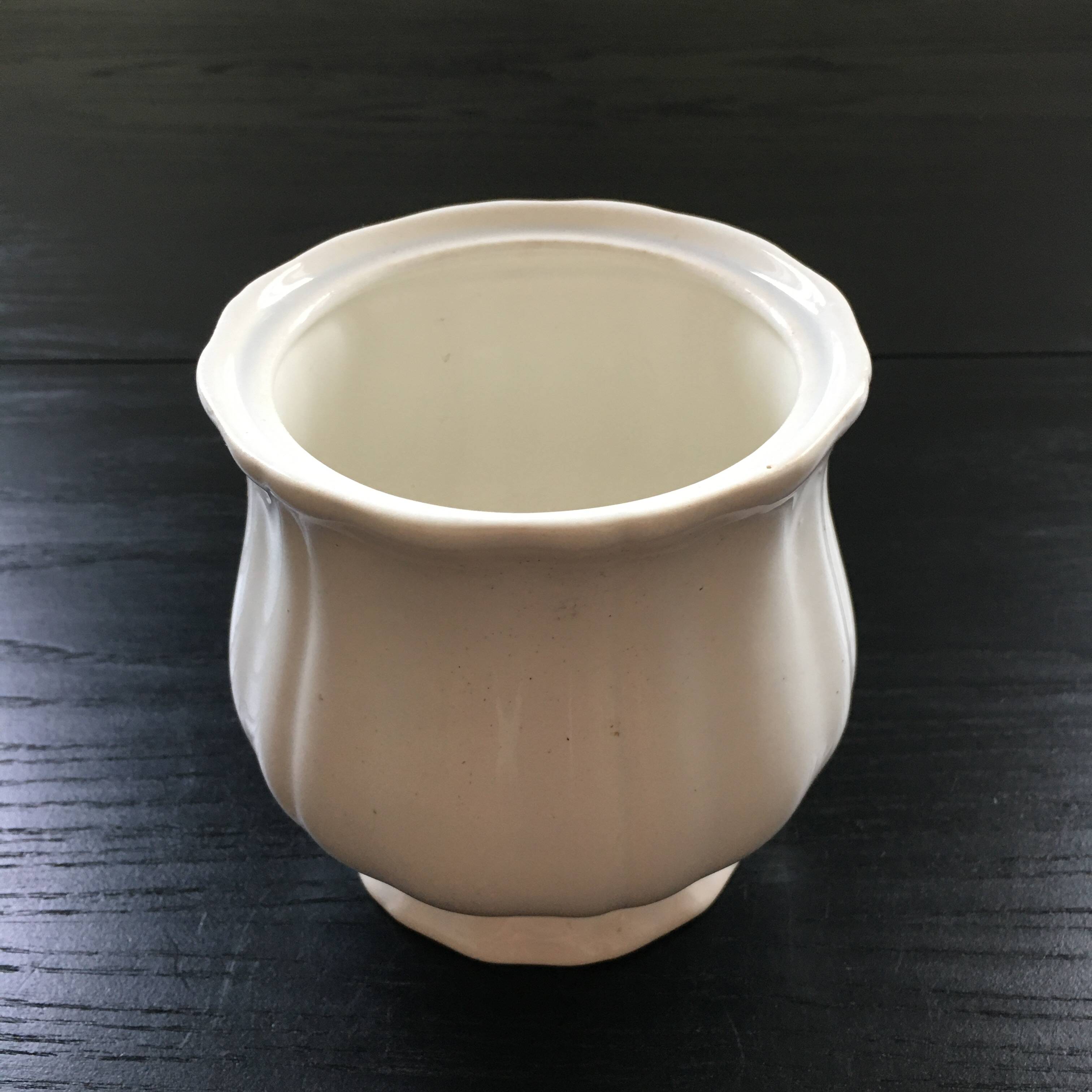 White Gien pot