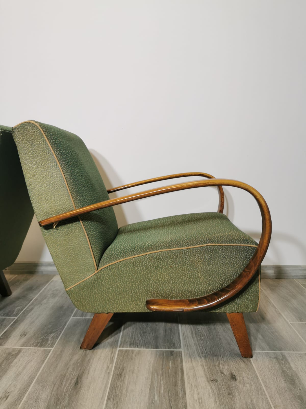 Fauteuils par Jindřich Halabala
