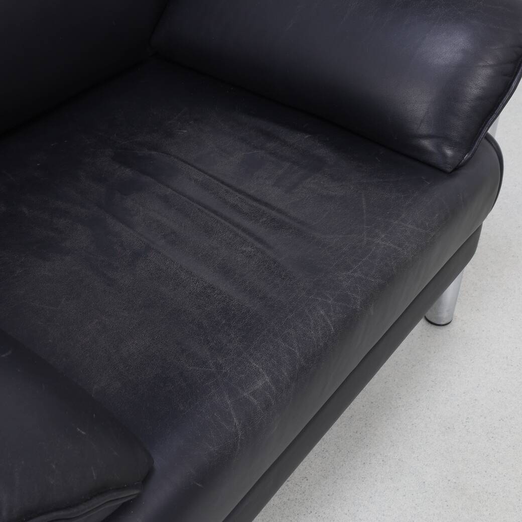 Fauteuil lounge postmoderne en cuir et chrome, années 1980