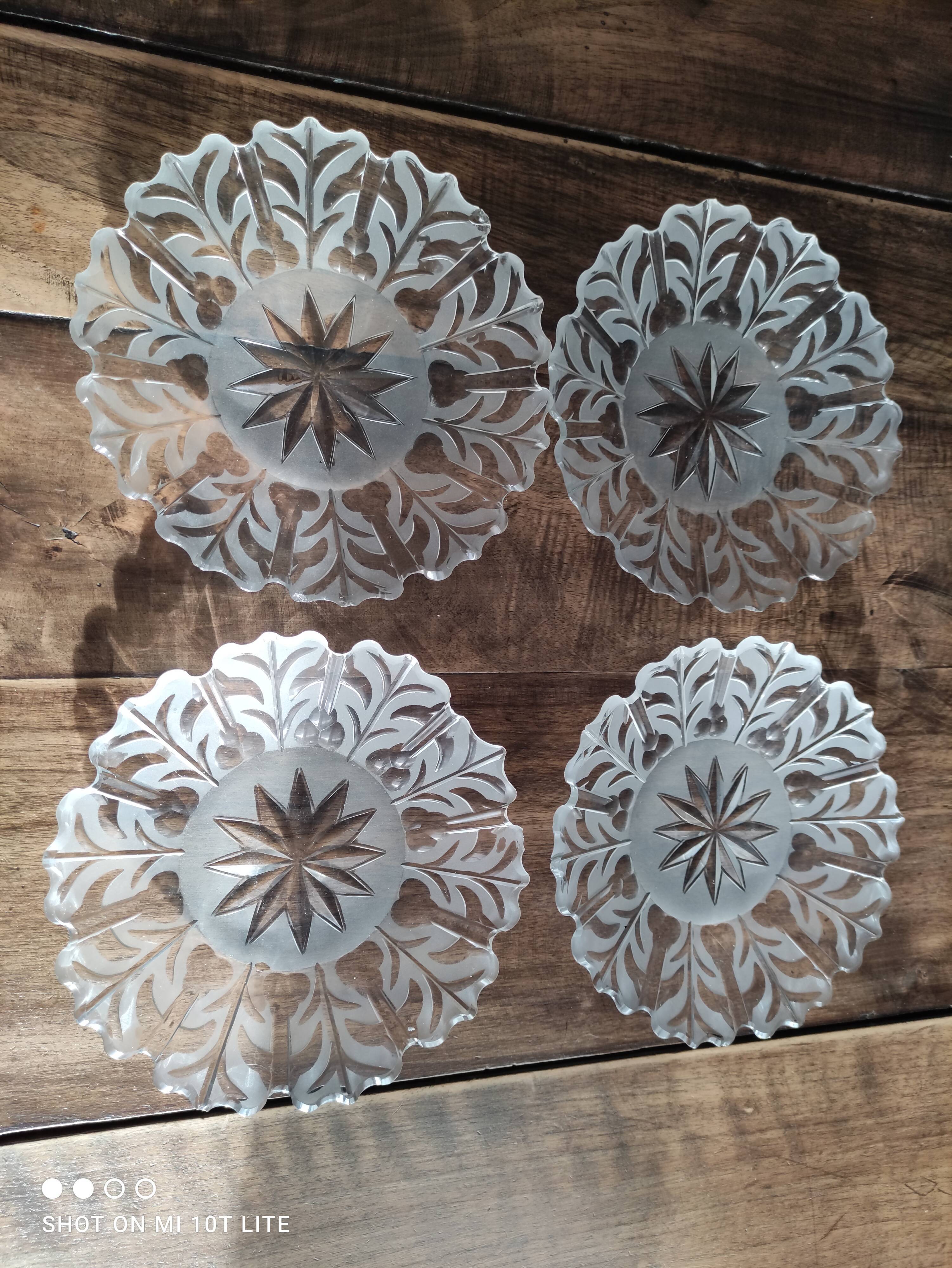 Set of 4 opaque glass bread plates snowflake